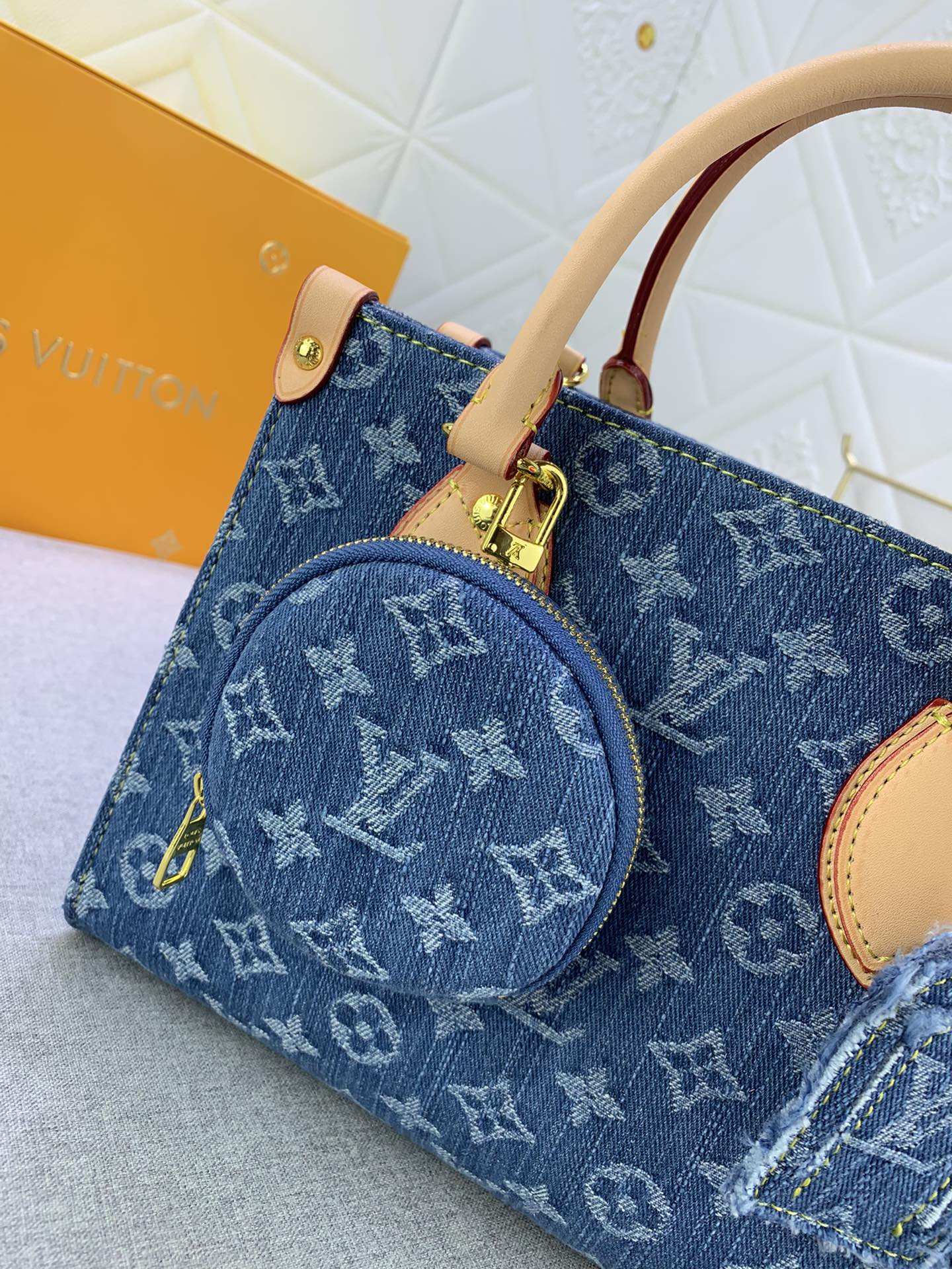 Louis Vuitton M46373 OnTheGo Monogram Reverse Giant Denim Cowboy Women Shoulder Bags Size 25*19*11.5cm