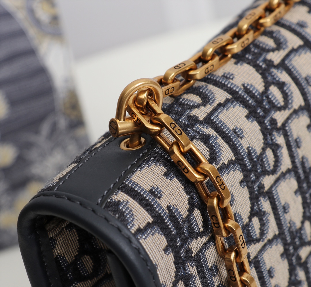 Dior Women Shoulder Bags 24cm