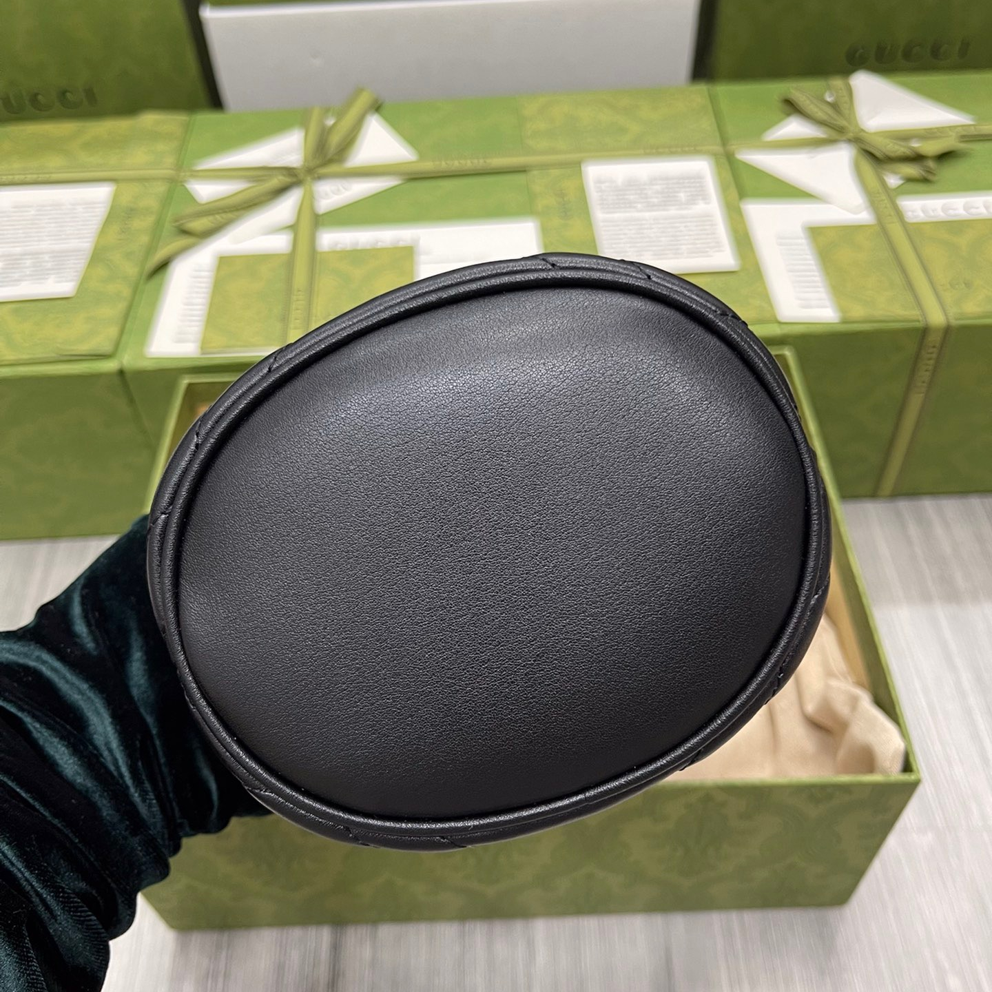 Gucci GG Marmont Bucket Women Shoulder Bags Size 17*13cm