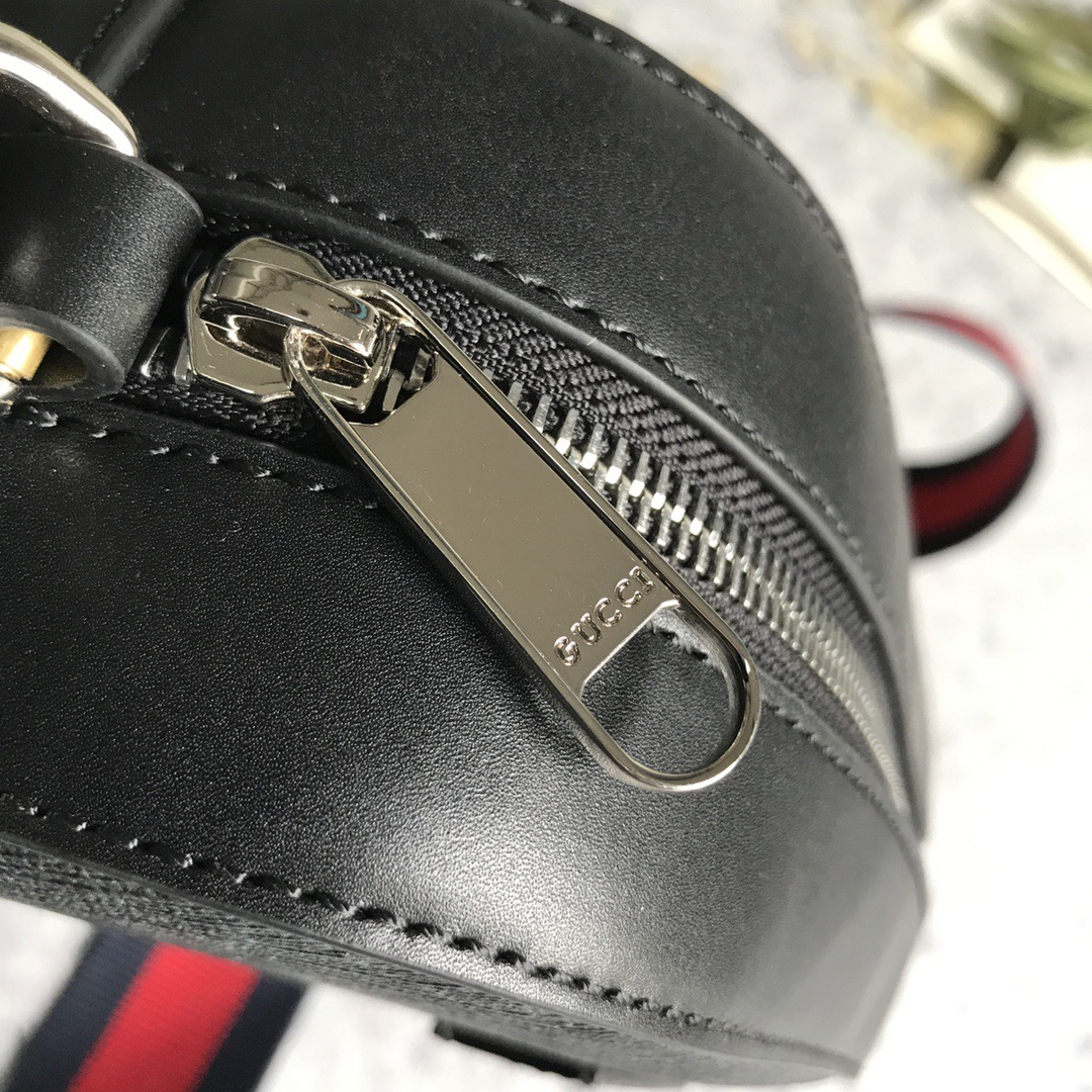 Gucci GG Supreme Black Mens Shoulder Bags Size 24*15*7.5cm