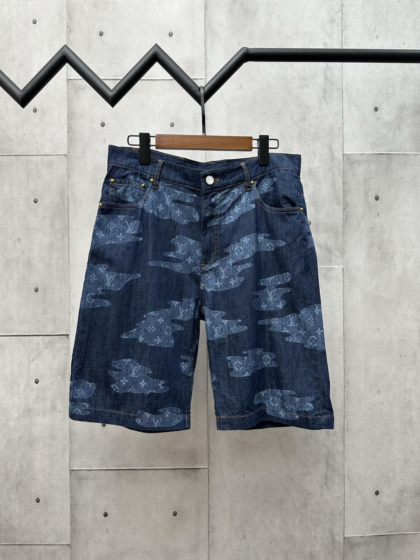 Louis Vuitton Unisex Shorts Size S-XL