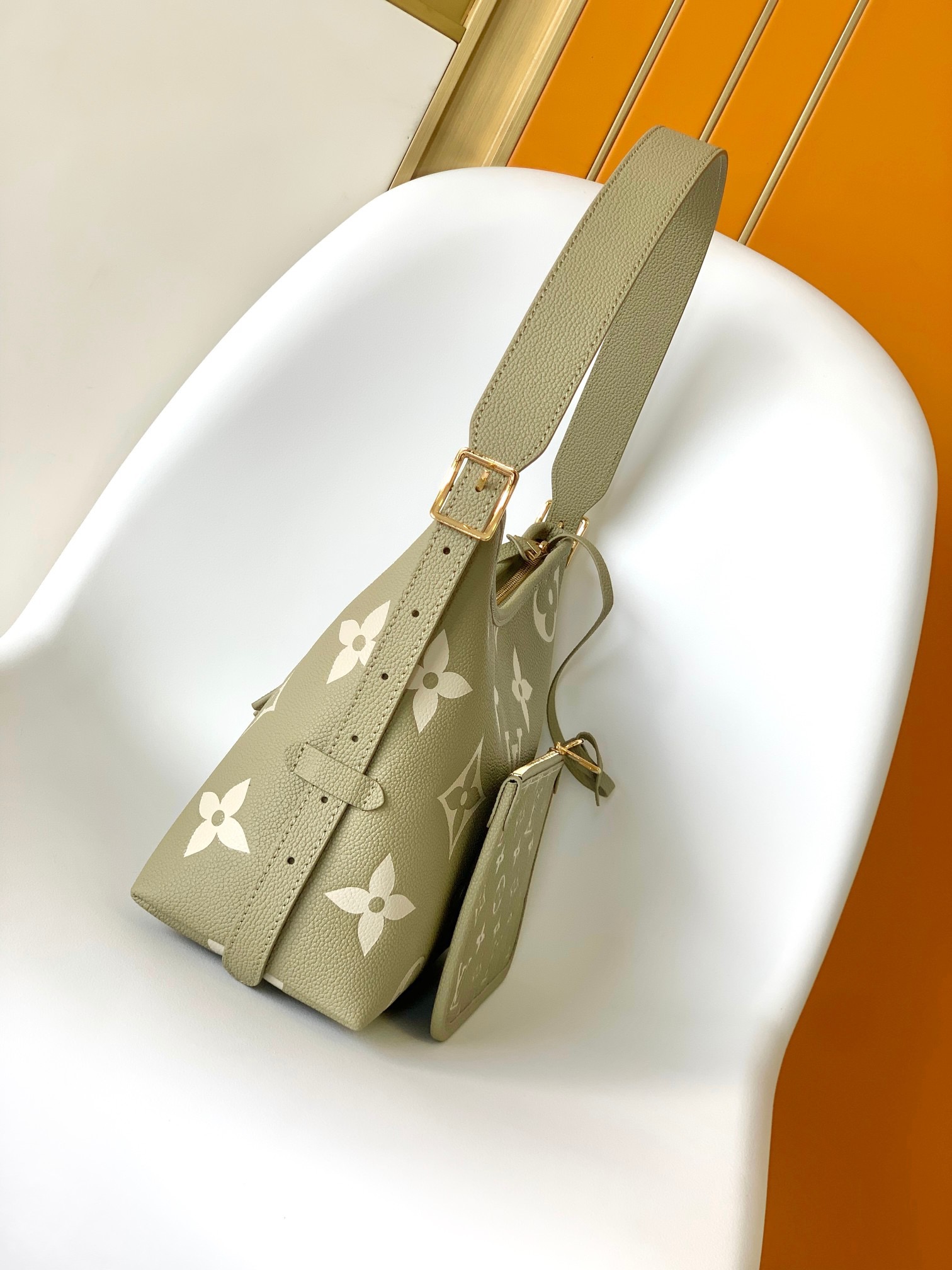 Louis Vuitton M46672 CarryAll Shopping Bags Size 29*24*12cm