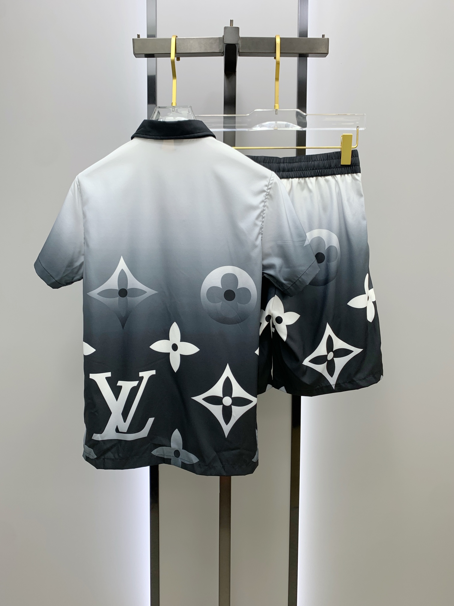 Louis Vuitton Sommeranzug Size M-XXL