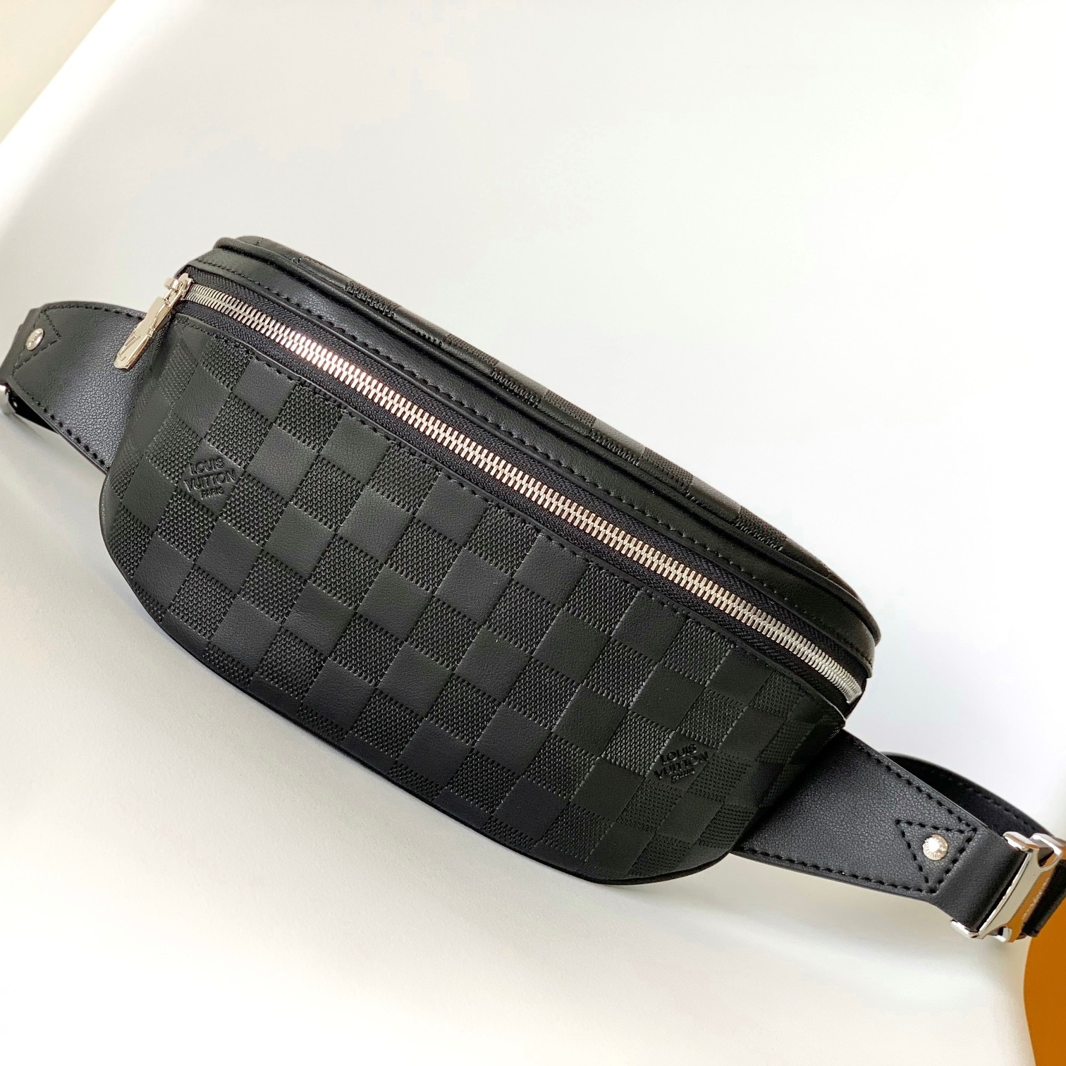 Louis Vuitton N40298 Discovery Graphite Mens Shoulder Bags Size 26*13*7cm