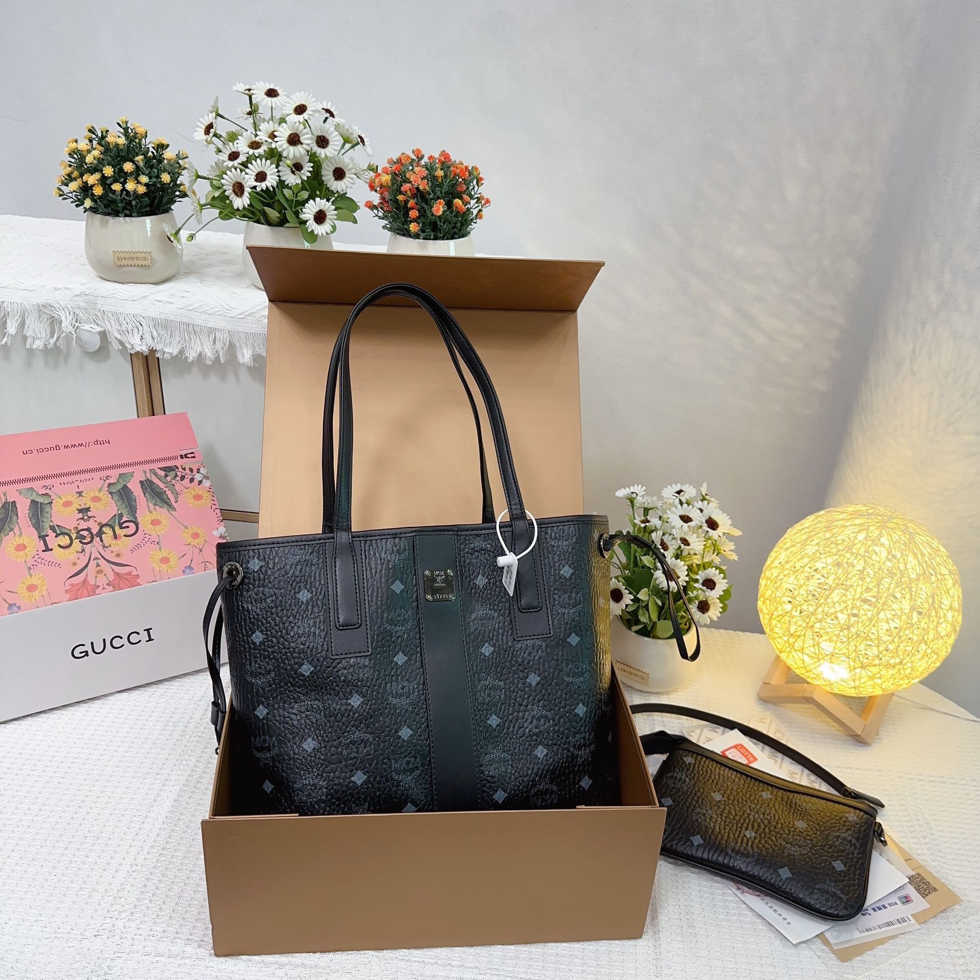 MCM Reversible Liz Shopper in Visetos Shopping Bags 37*31*25cm