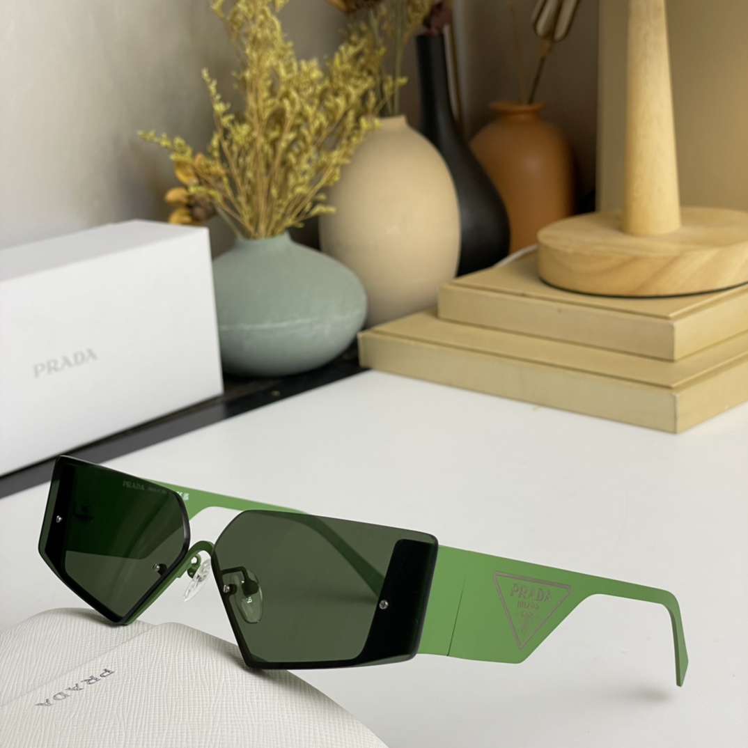 Prada Runway sunglasses SPR59Z