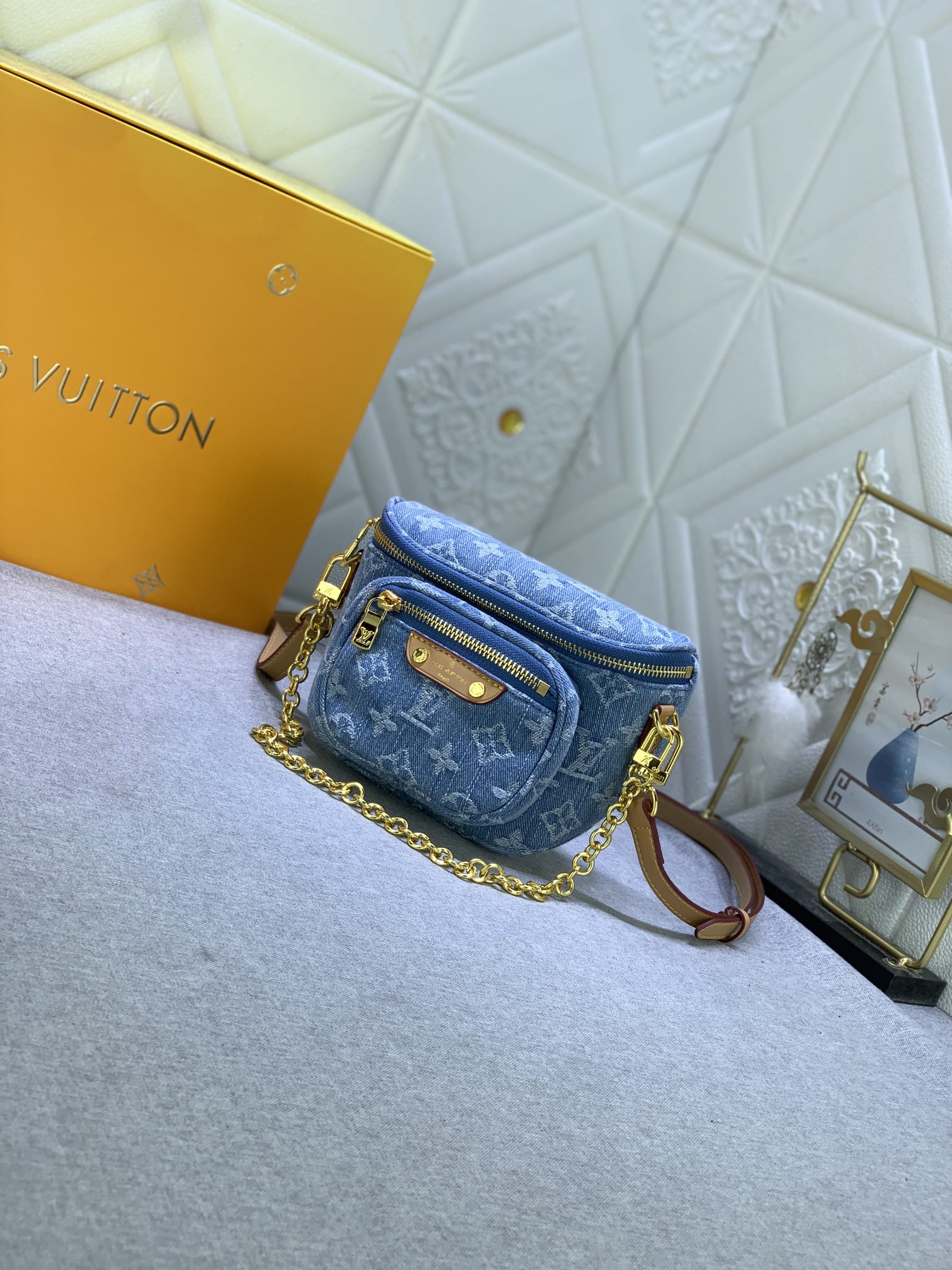 Louis Vuitton M83353 Mini Bumbag Women Shoulder Bags Size 17*12*9cm