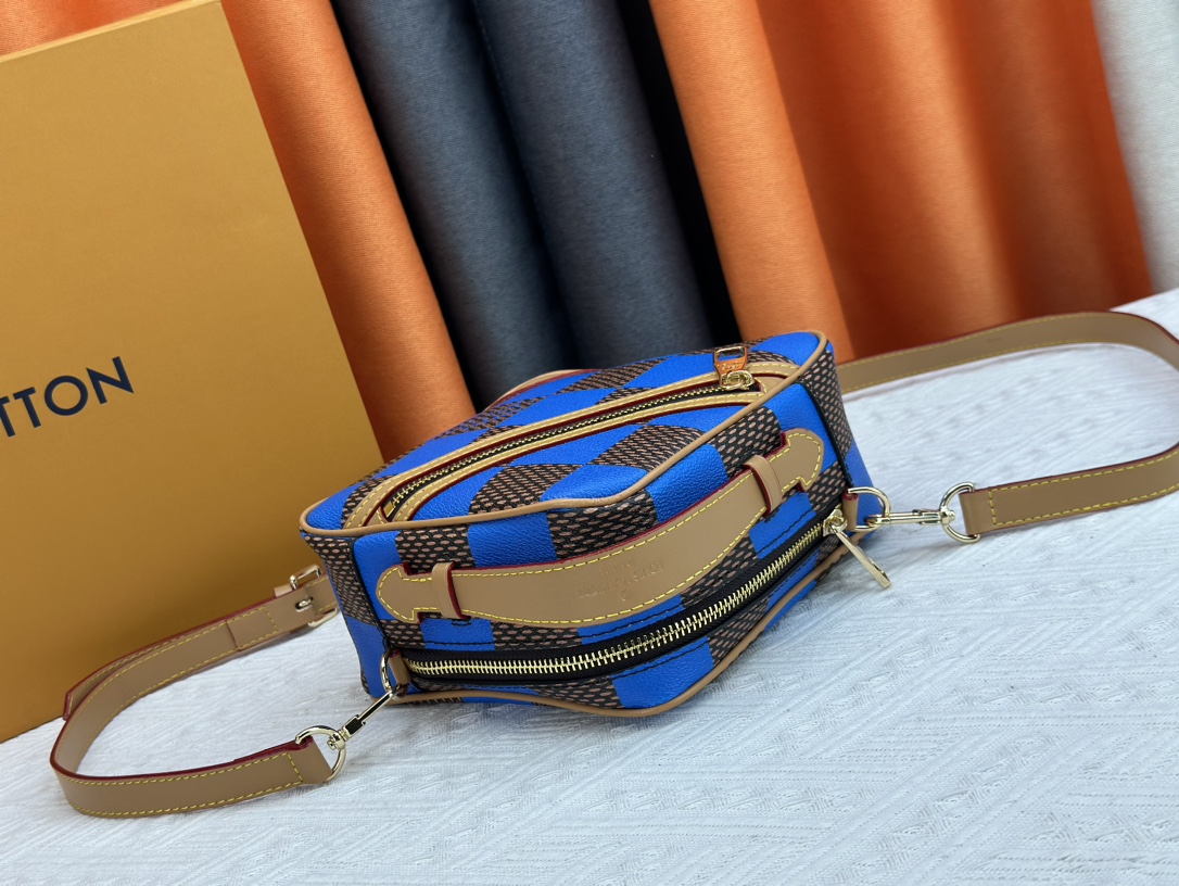 Louis Vuitton N40547 Mens Shoulder Bags Size 20cm