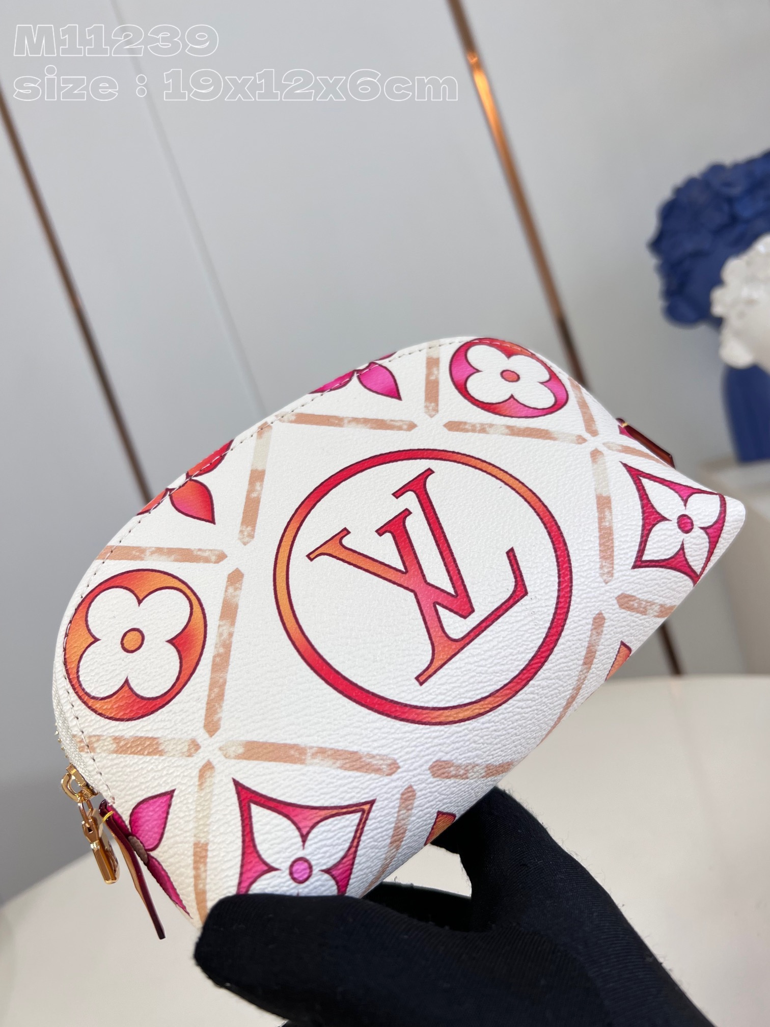 Louis Vuitton M11239 Pochette Cosmétique PM, 19 × 12 × 6 cm