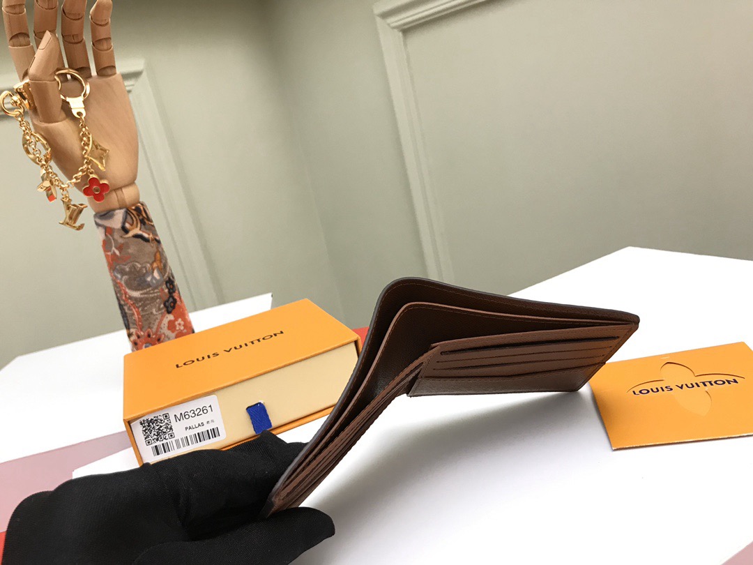 Louis Vuitton Men Wallet M63261 Size 11.9*9cm
