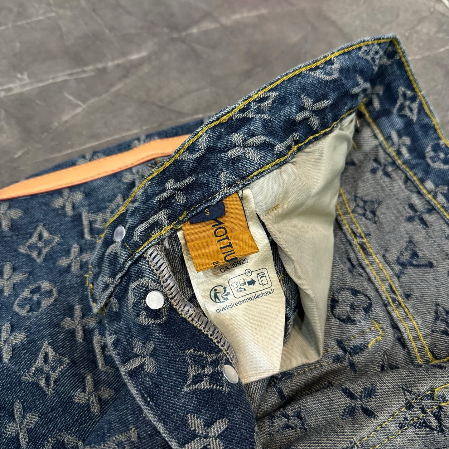 Louis Vuitton Unisex Jeans Size S-XL