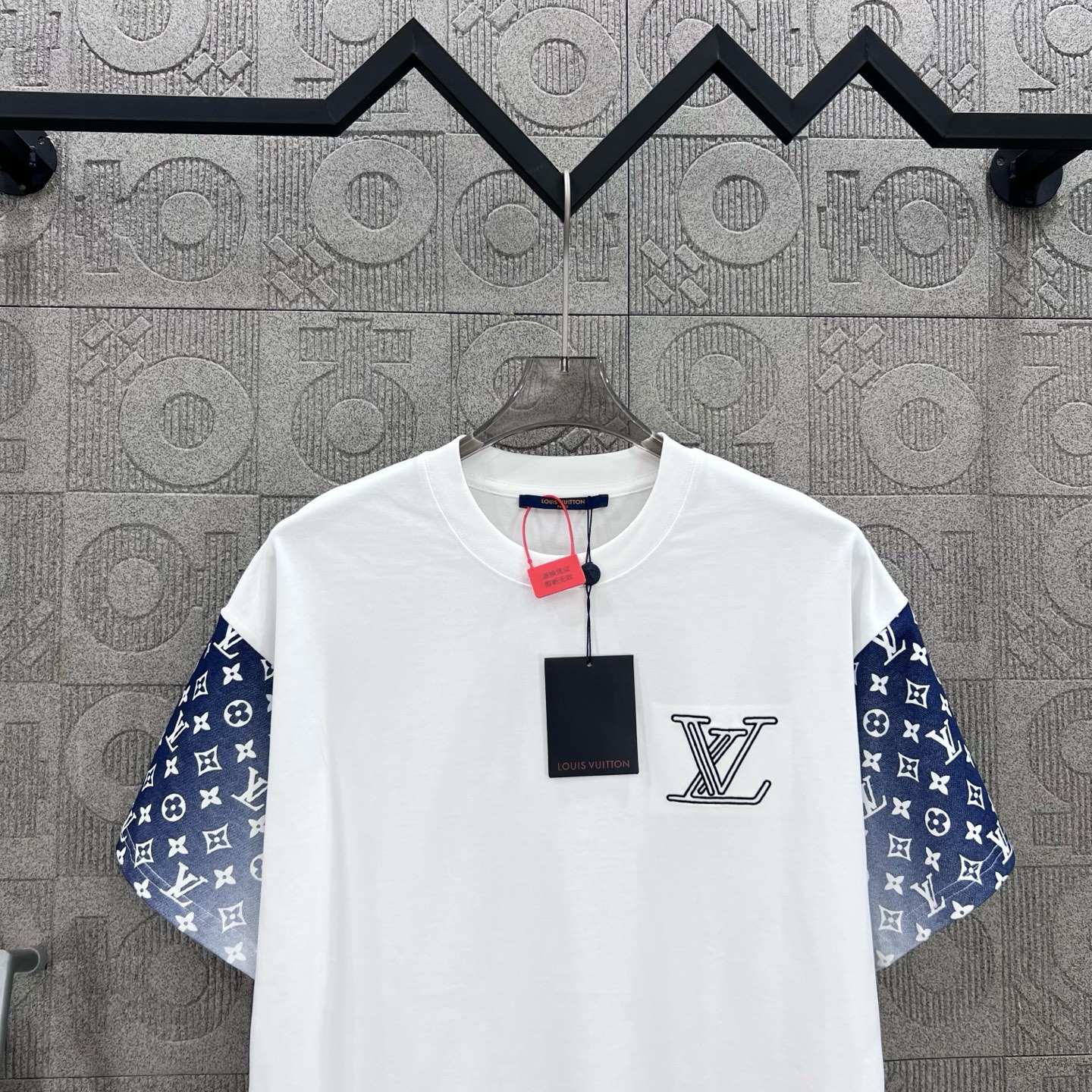 Louis Vuitton T Shirt  Embroider Logo Size XS-L