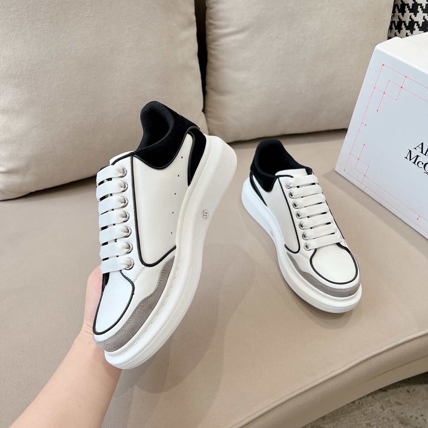 Alexander McQueen Oversized Sneaker size 36-46