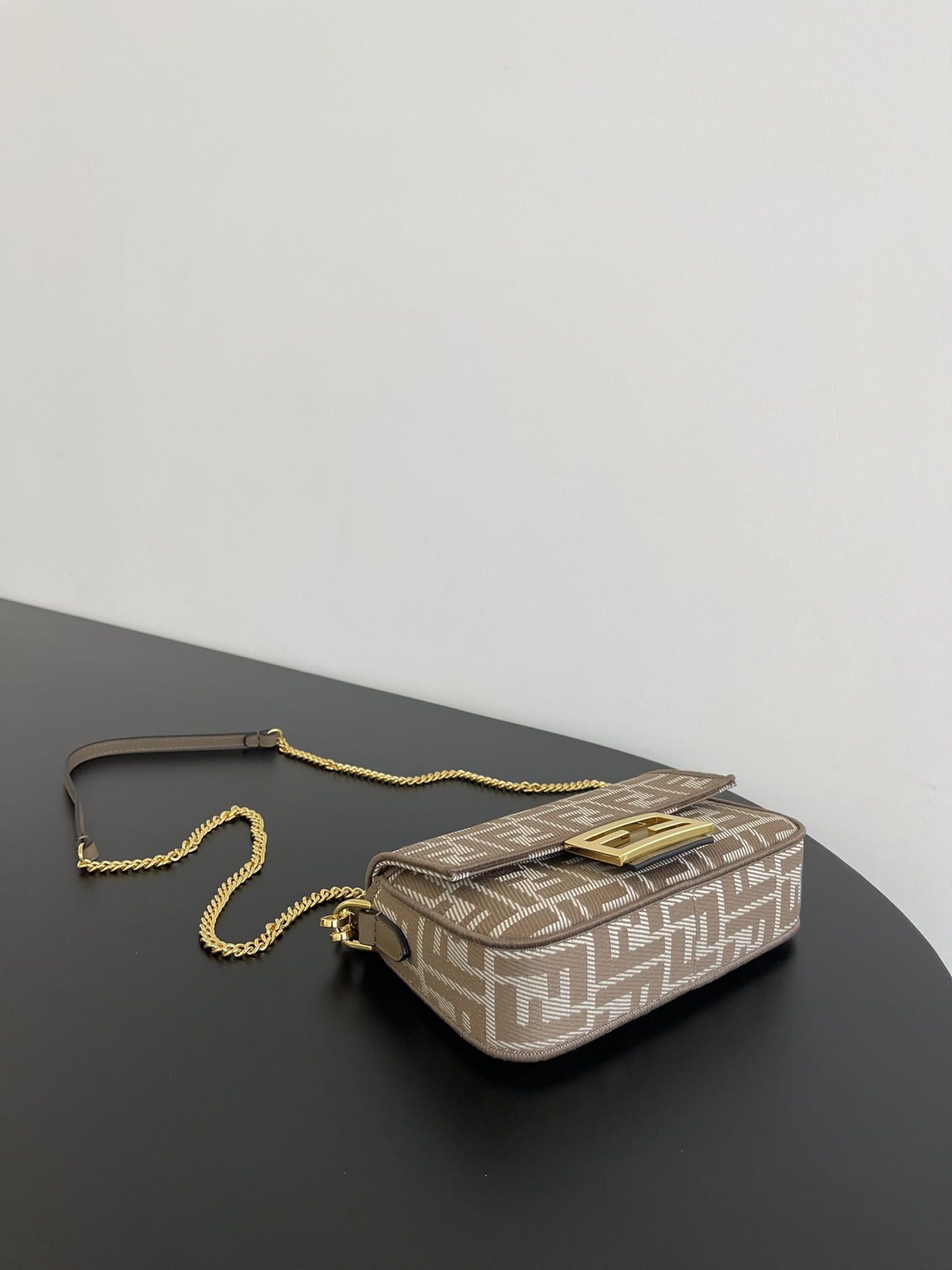 Fendi Baguette Women Shoulder Bags Small 19*10*4cm