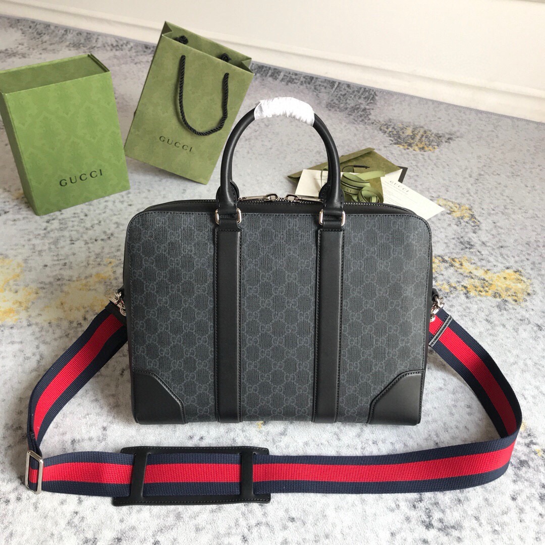 Gucci Aus GG Supreme Mens Shoulder bags Size 36*28*7cm