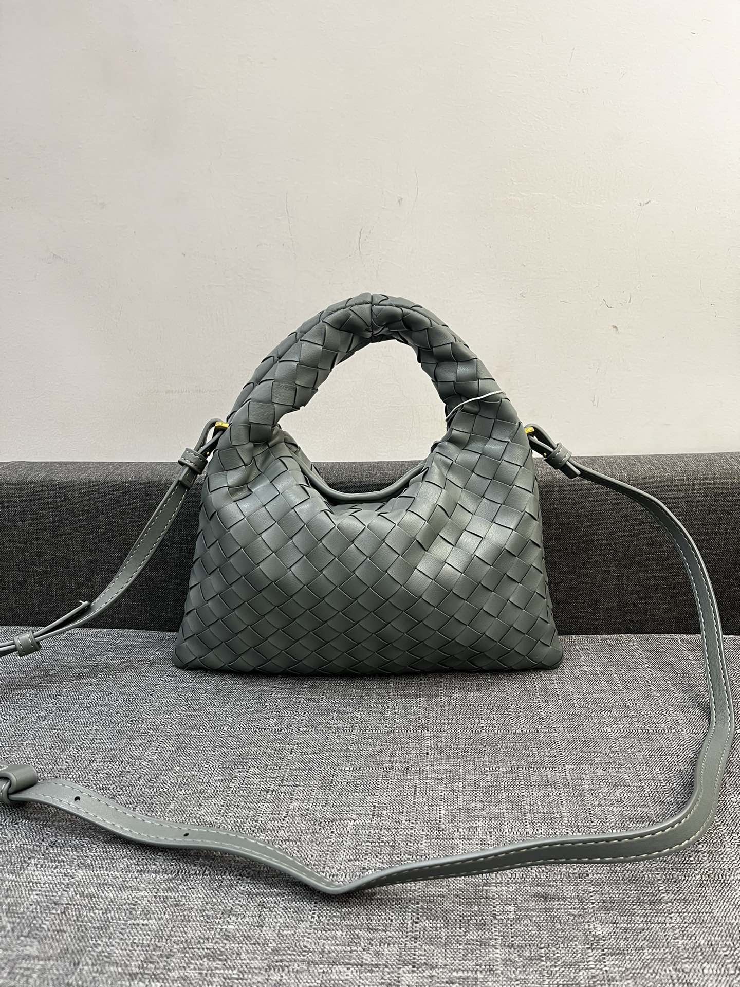 Bottega Veneta HO Women Shoulder Bags 28*17cm