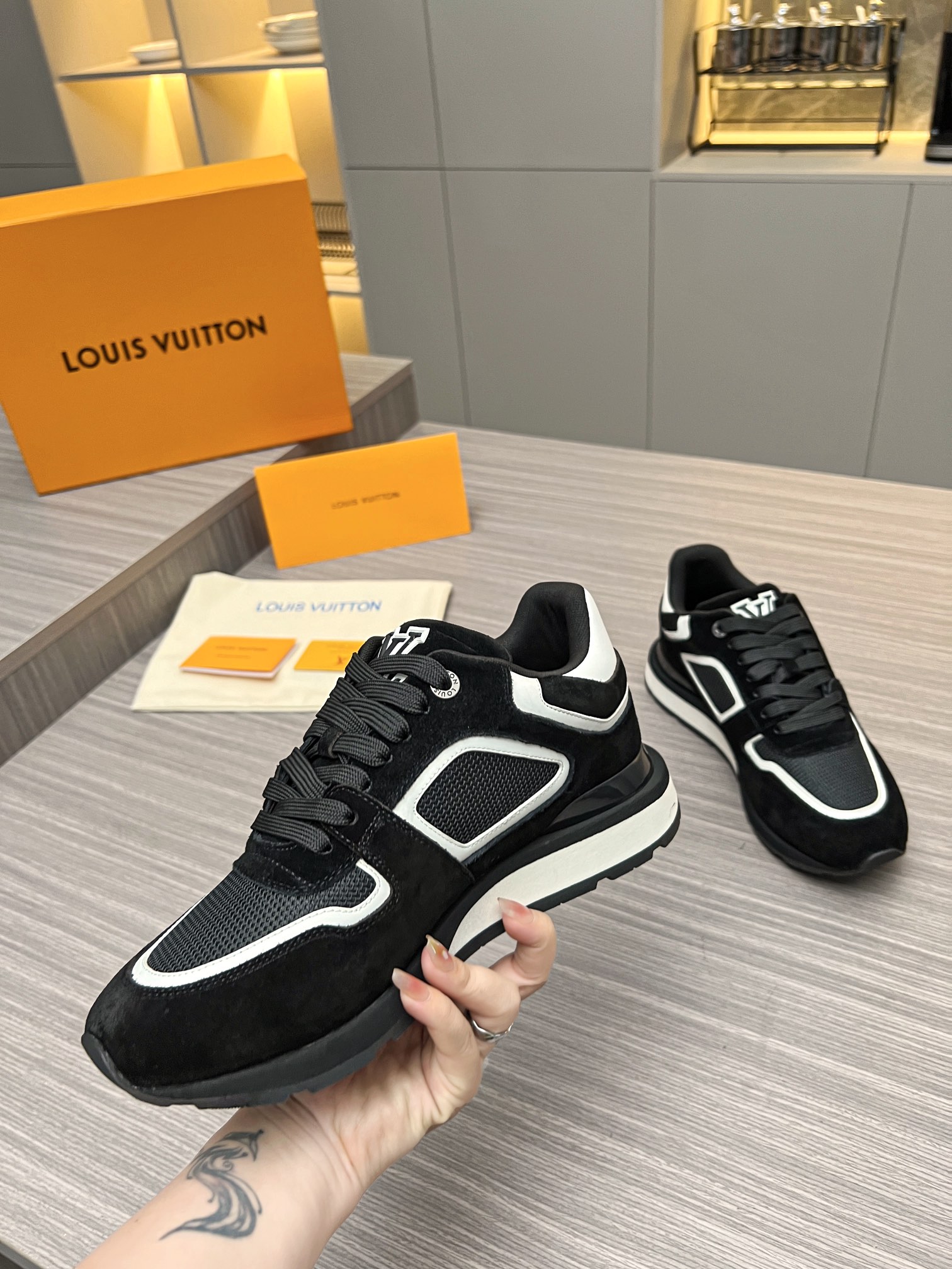 Louis Vuitton 2024ss Runaway Sneaker Size 40-46