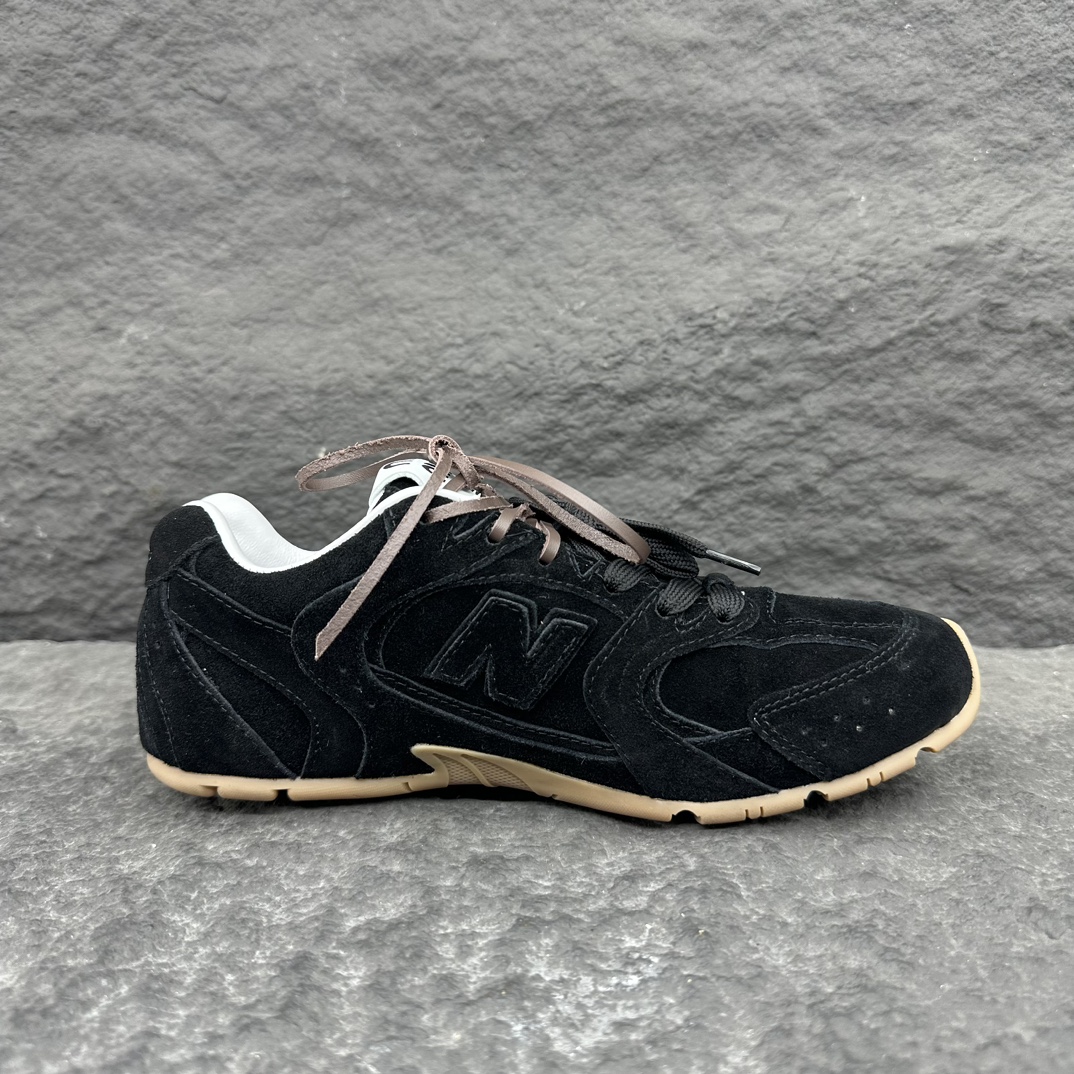 MiuMiu x New Balance Sneaker Size 35-46