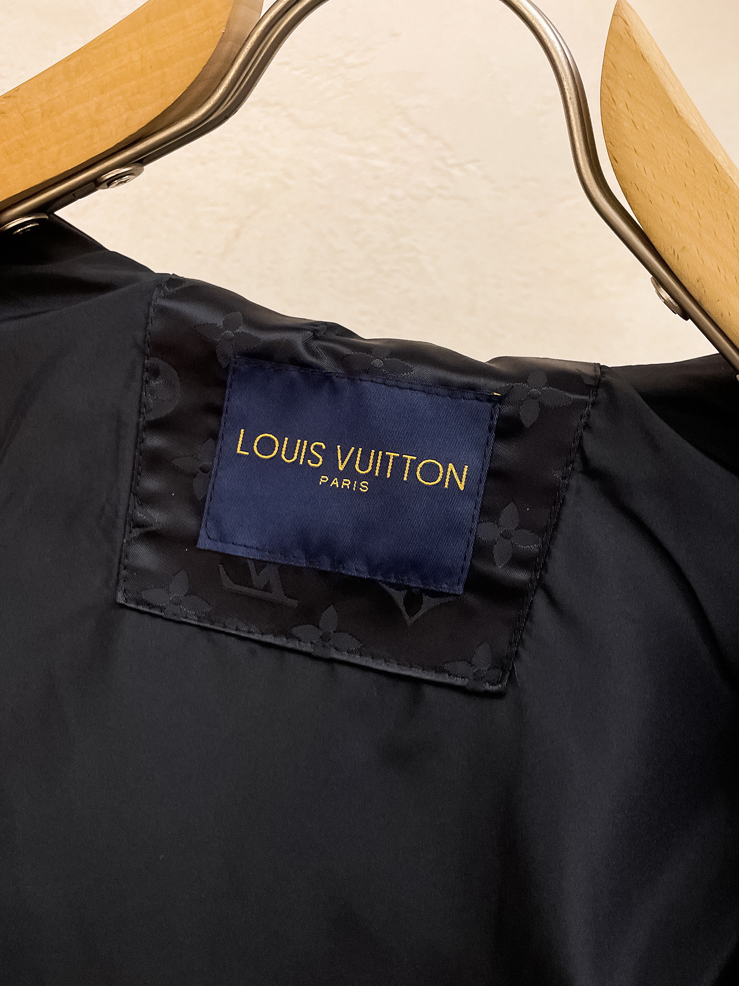 Louis Vuitton Unisex Jacket Size M-XXXL