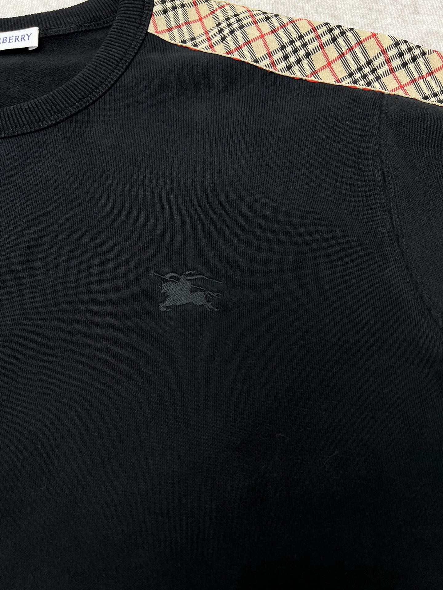 Burberry Unisex Sweatshirt Size S-XL