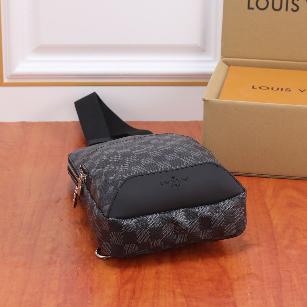 Louis Vuitton N41719 avenue Mens Shoulder Bags Size 20*31*10cm