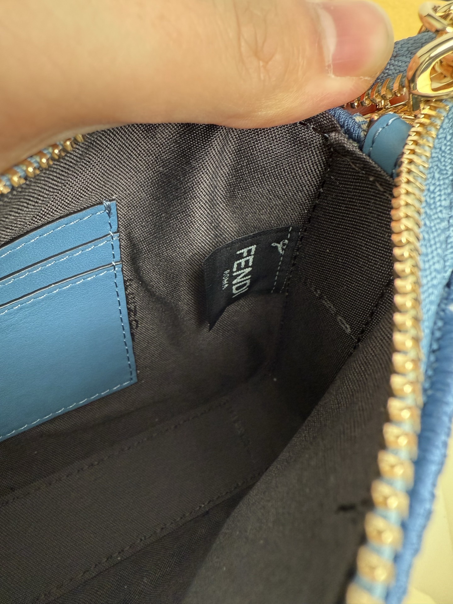 Fendi Women Shoulder Bags Size 20*13*3cm