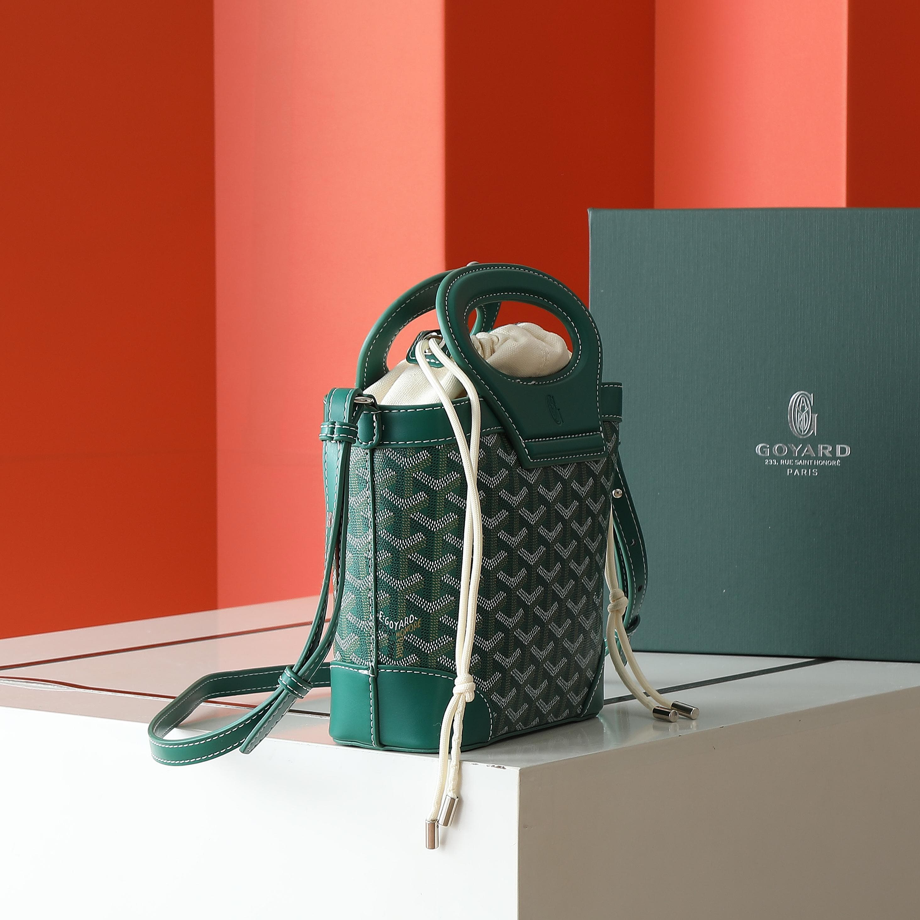 Goyard Beluga Women Shoulder Bags Size 23*18.5*8cm