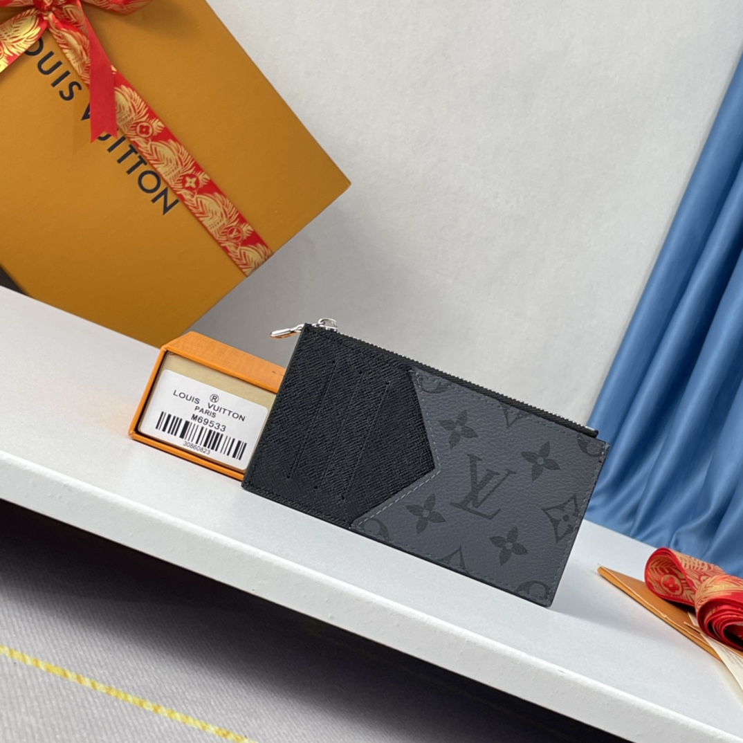 Louis Vuitton M64038 Card Holder Size 14*8cm