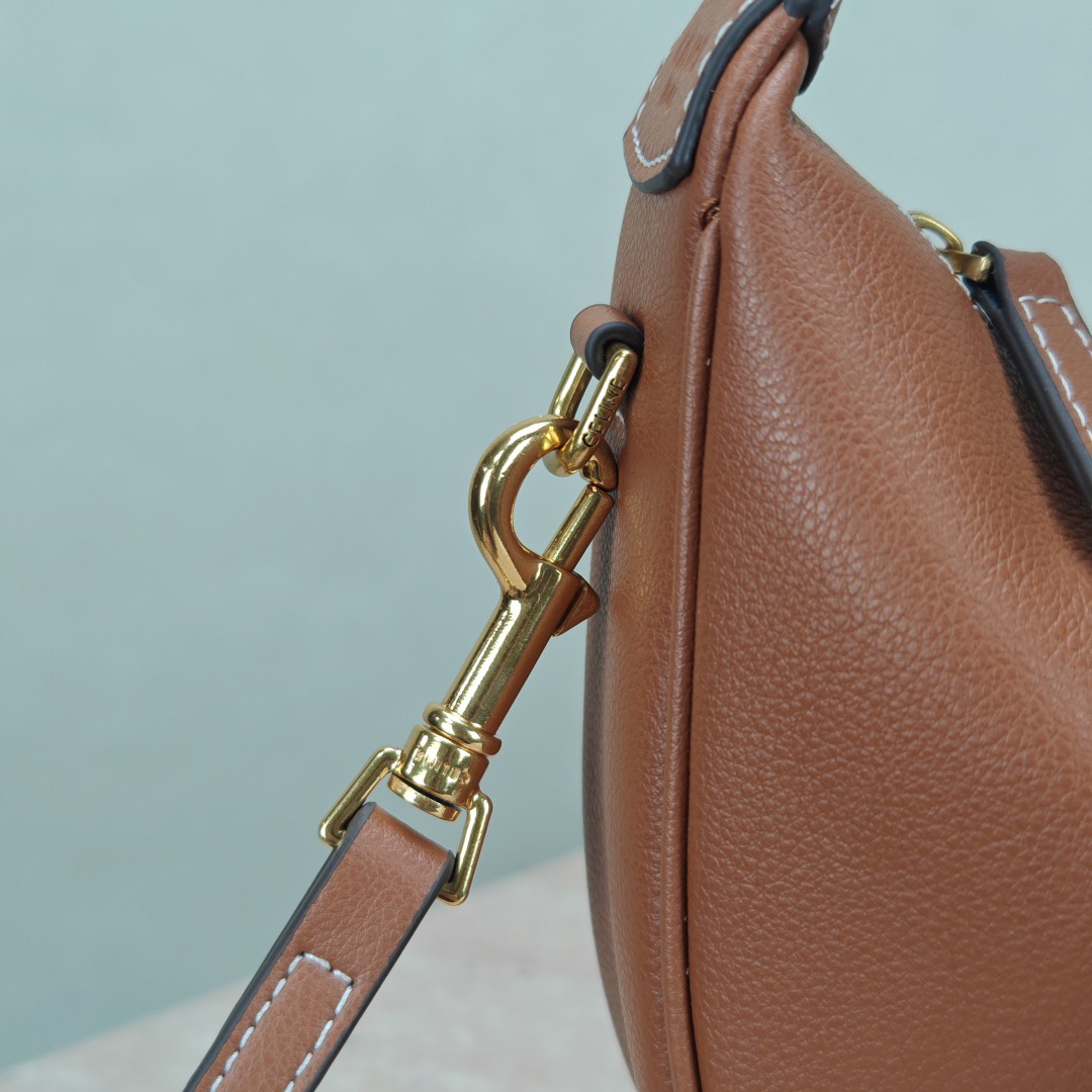 Celine 25ss Lulu Women Shoulder Bags Size 24*21*5cm