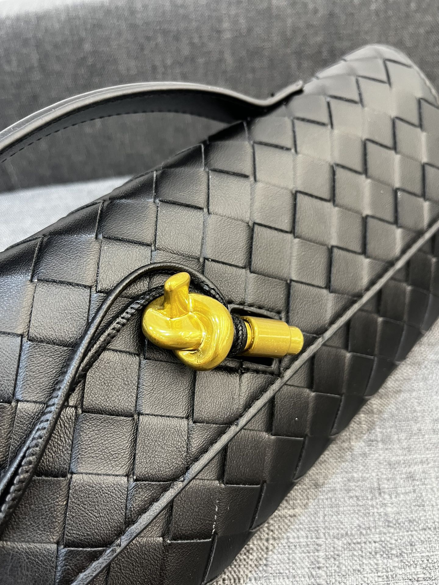 Bottega Veneta Andiamo Clutch 30*13*4cm