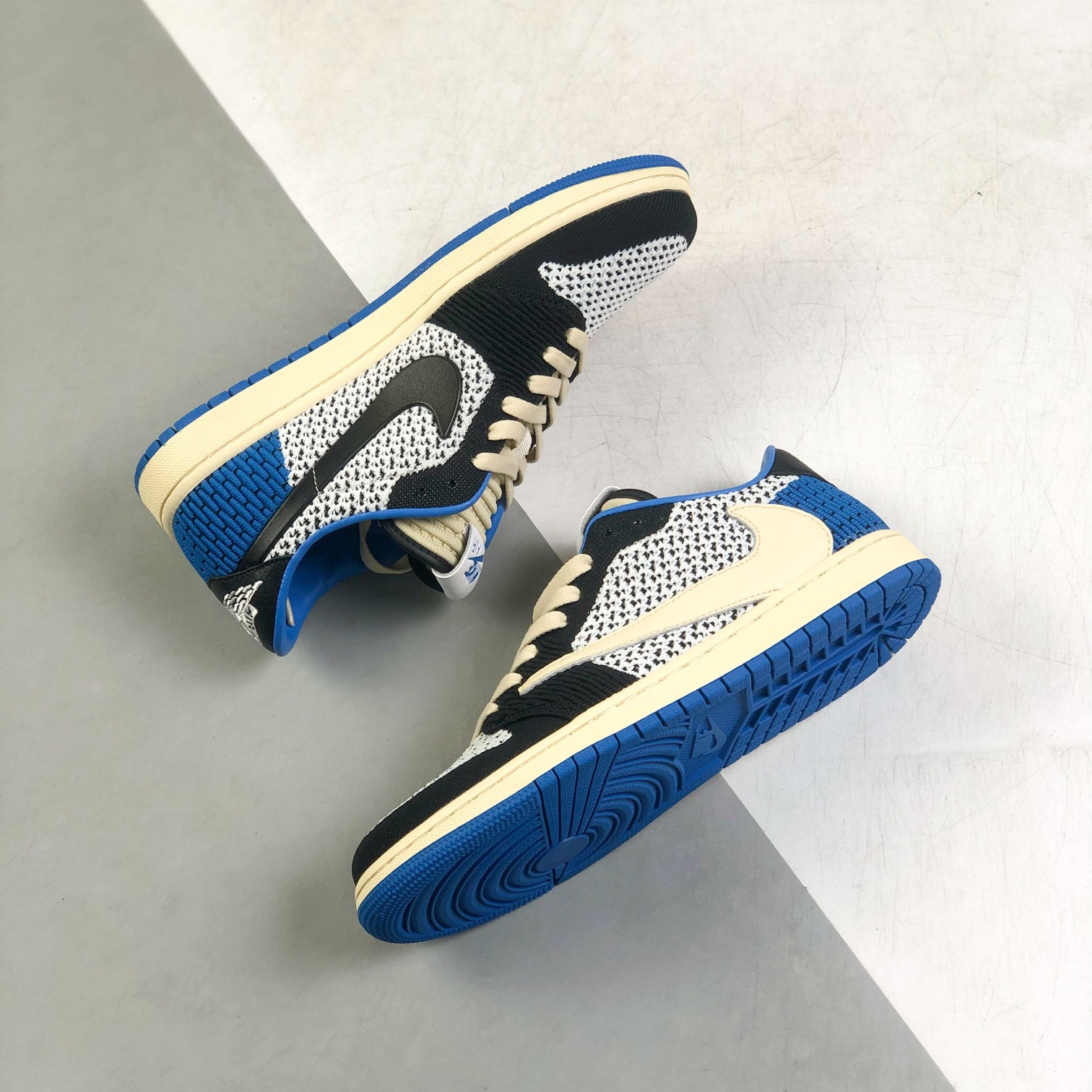 Nike Air Jordan 1 x Travis Scott Low Top Sneaker Shoes Gr. 36-46