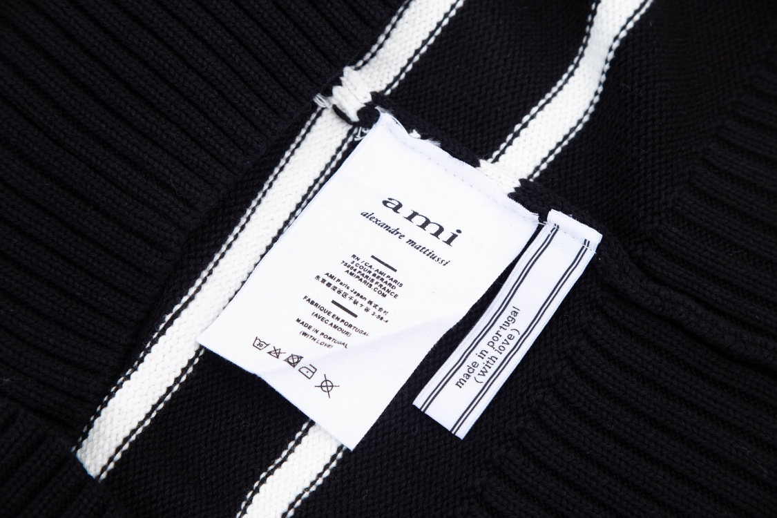 Ami Unisex Sweatshirt Size S-XL