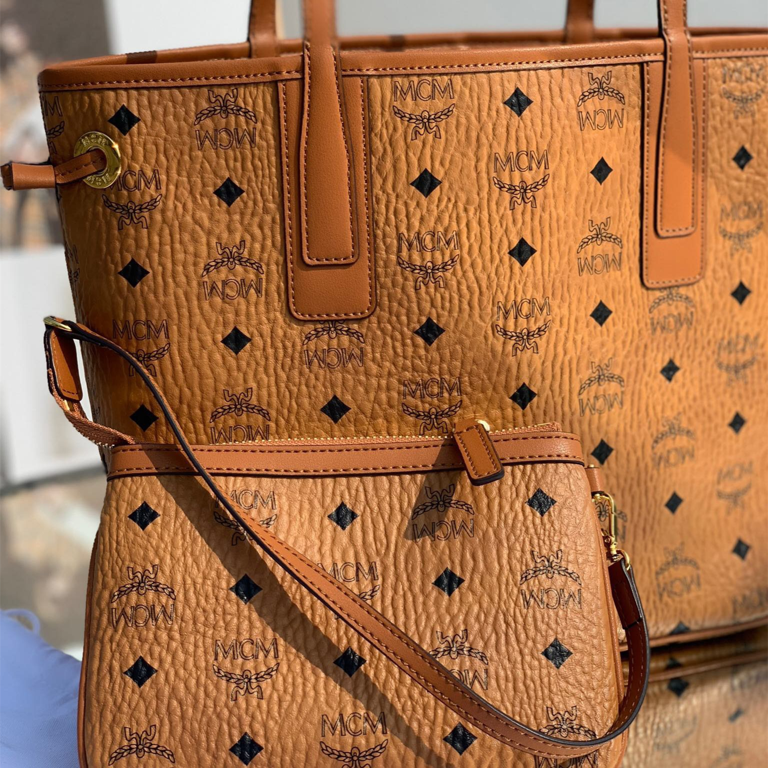 MCM Reversible Liz Shopper in Visetos Shopping Bags 37*31*25cm