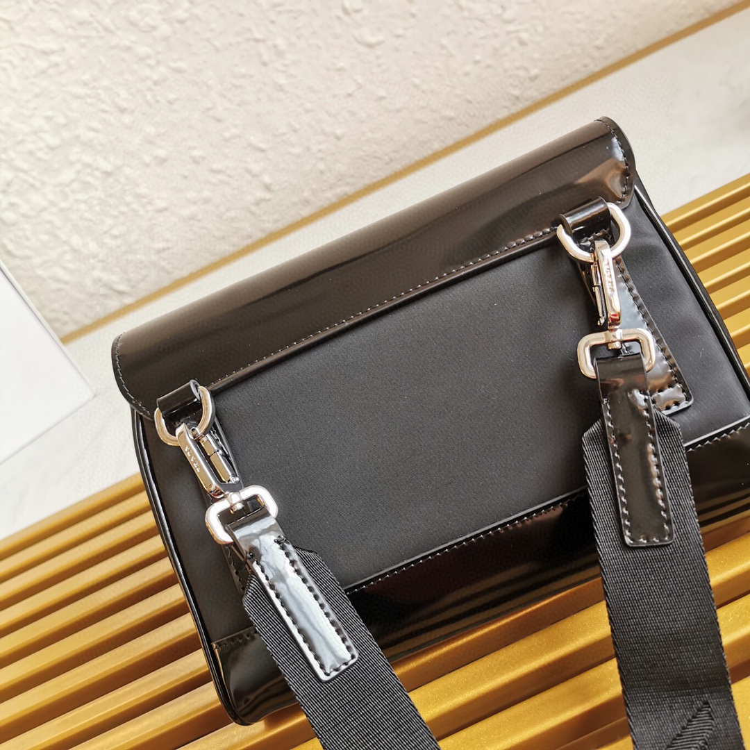 Prada 2VD044 Re-Nylon and Leather Mens Shoulder Bags Size 20*15.5*4cm