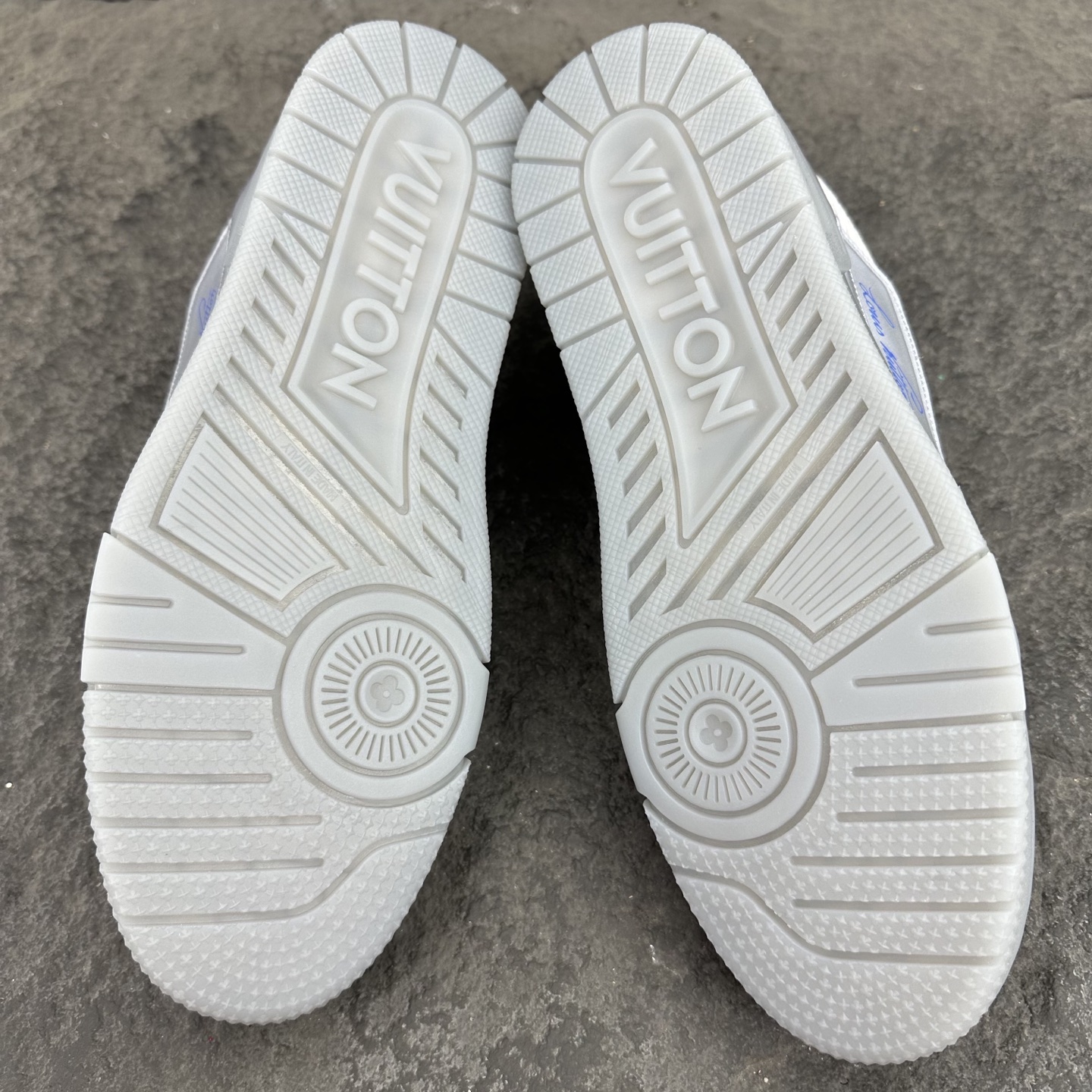 Louis Vuitton LV Trainer Sneaker Size 36-46