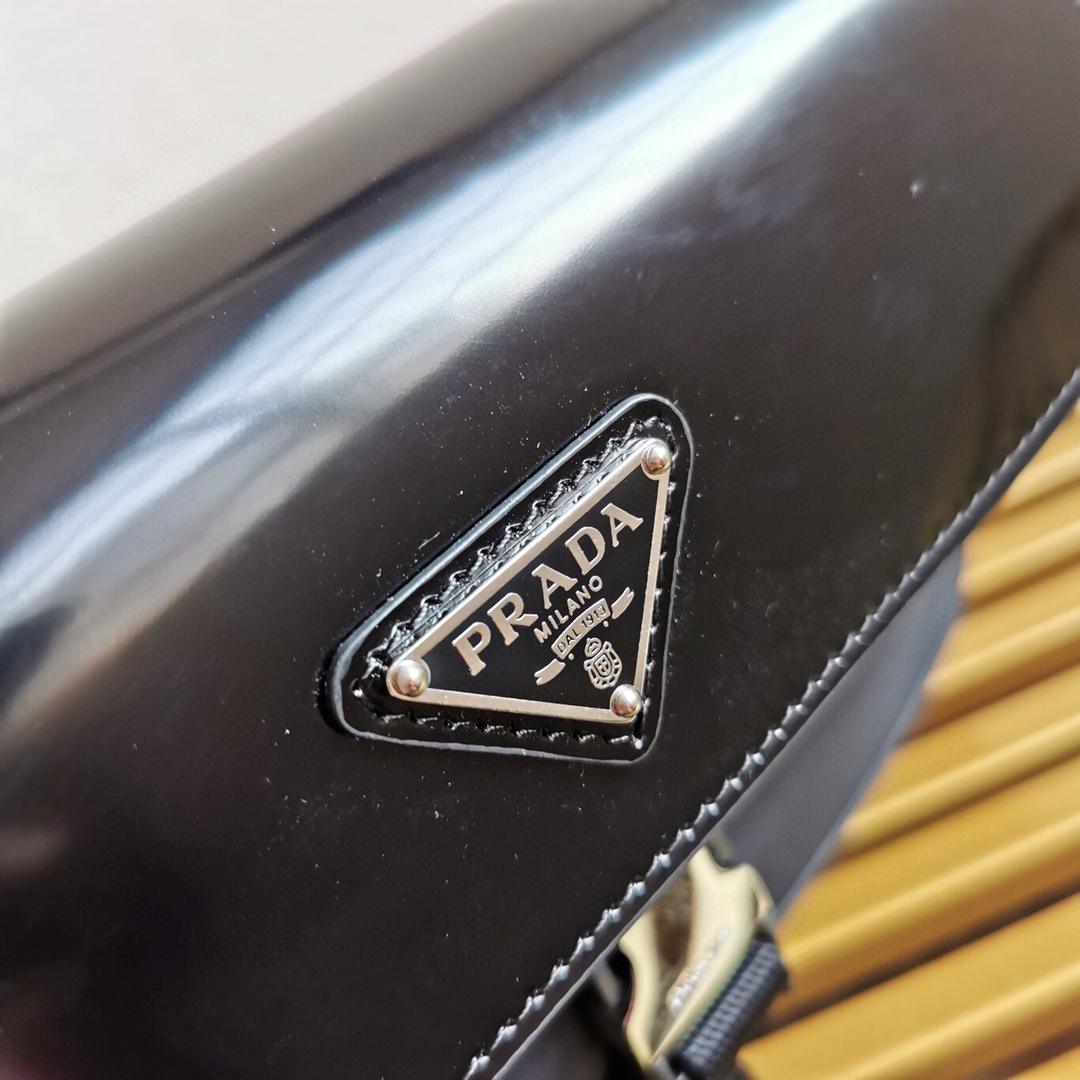 Prada 2VD044 Re-Nylon and Leather Mens Shoulder Bags Size 20*15.5*4cm