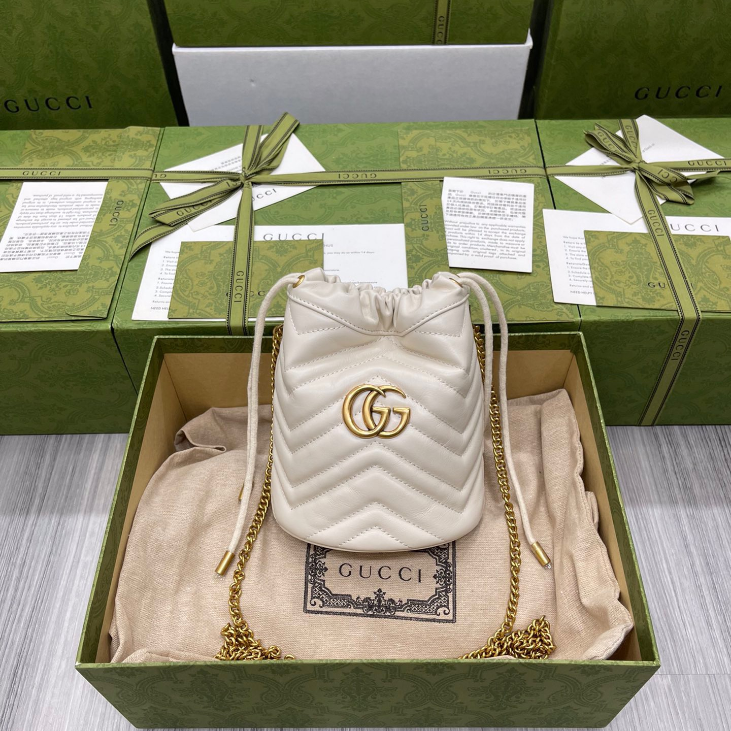 Gucci GG Marmont Bucket Women Shoulder Bags Size 17*13cm