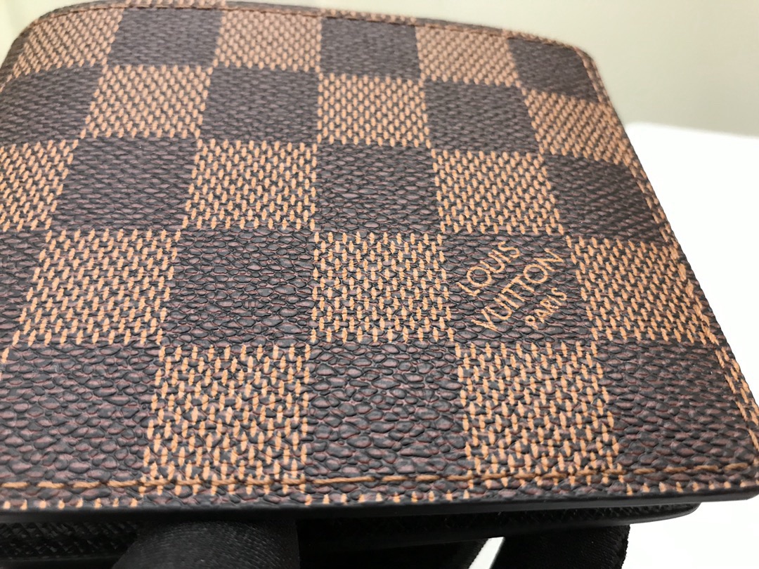 Louis Vuitton Men Wallet N61208 Size 11.9*9cm