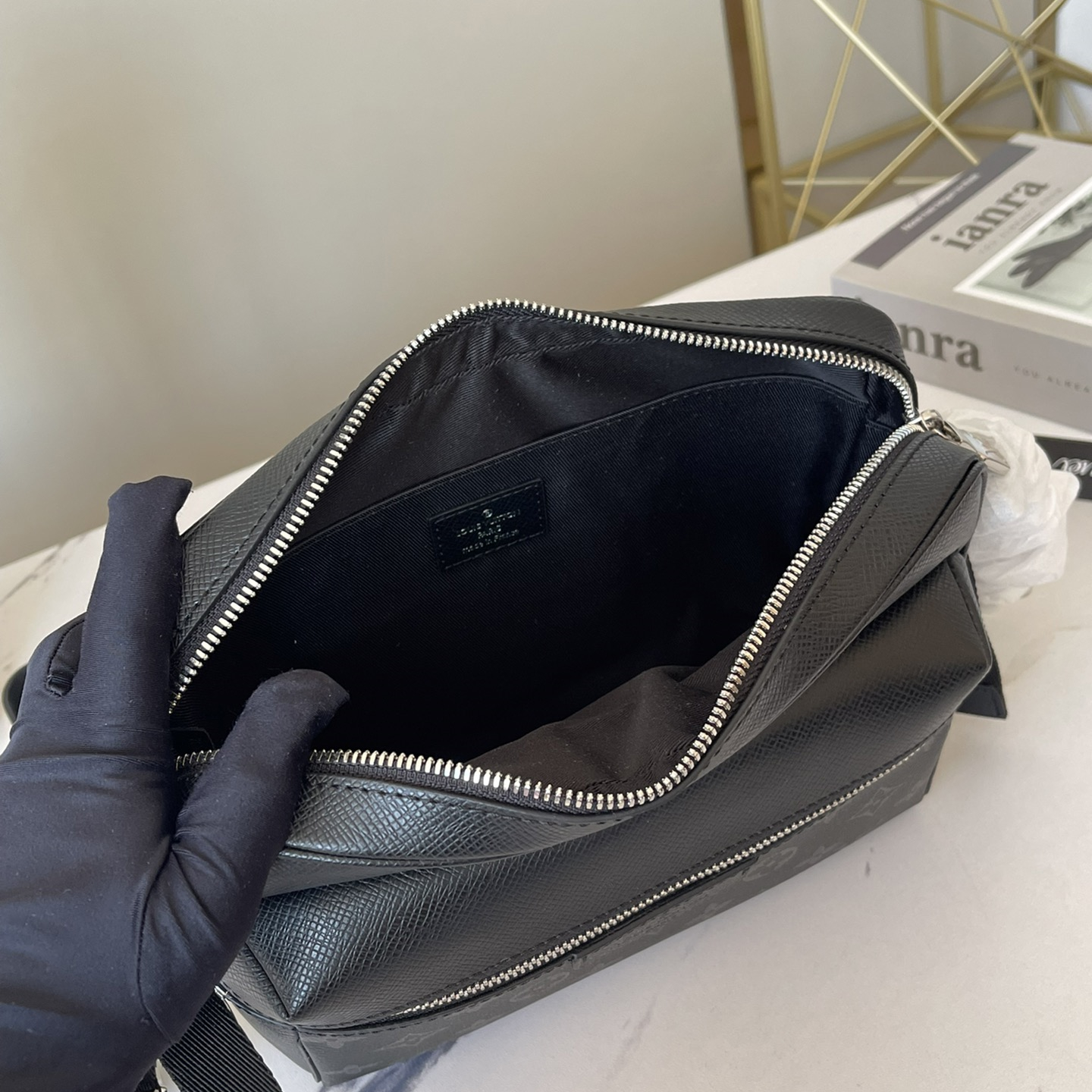 Louis Vuitton M30233 Outdoor Messenger Mens Shoulder Bags Size 29.5*20*10.5cm