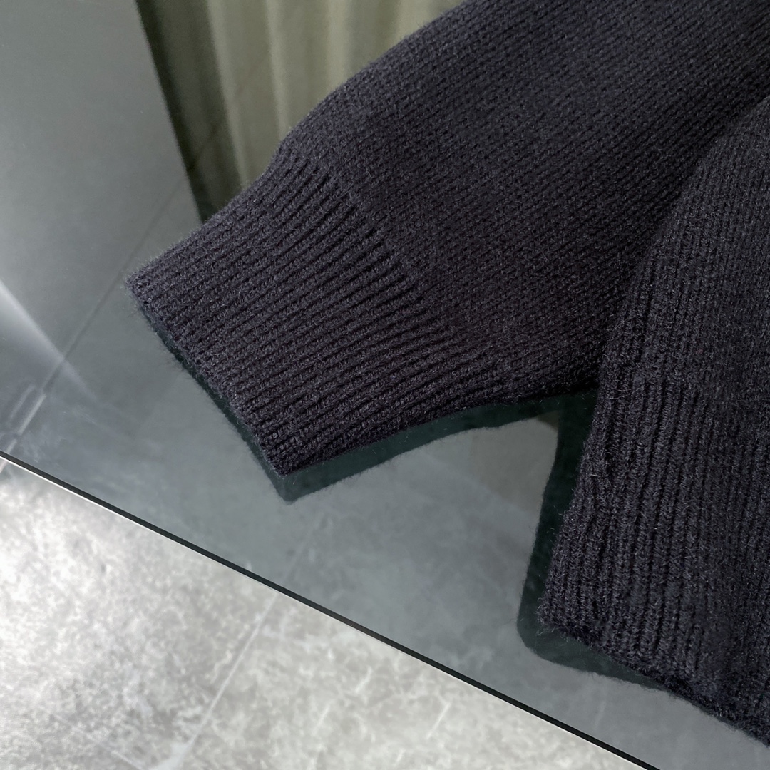 Louis Vuitton Unisex Sweatshirt Size S-L