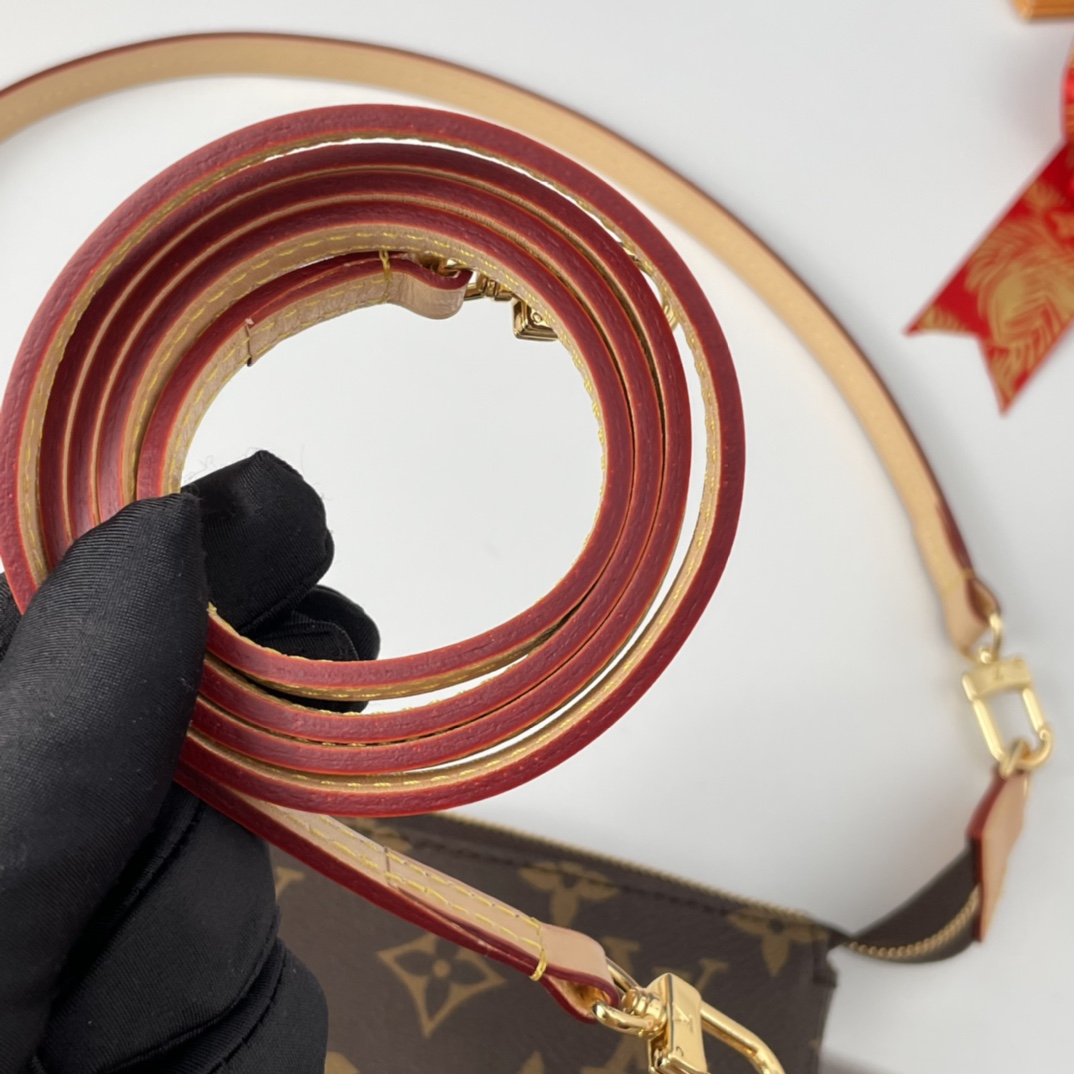 Louis Vuitton M40712 Pochette Accessoires Women Shoulder Bags Size 23.5*13.5*4cm