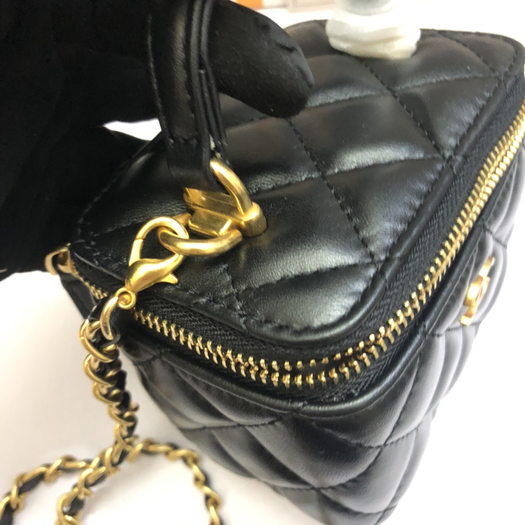 Chanel Women Shoulder Bags 11*8.5*7cm