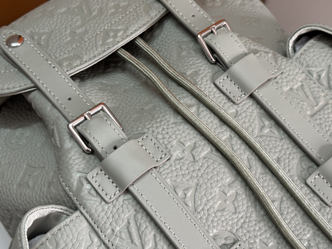 Louis Vuitton M23146 Eclipse Reverse Backpack Size 32*39*12cm