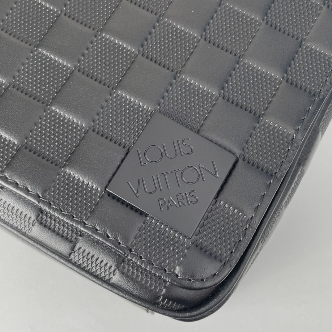 Louis Vuitton N42711 District Mens Shoulder Bags Size 26*20*7cm