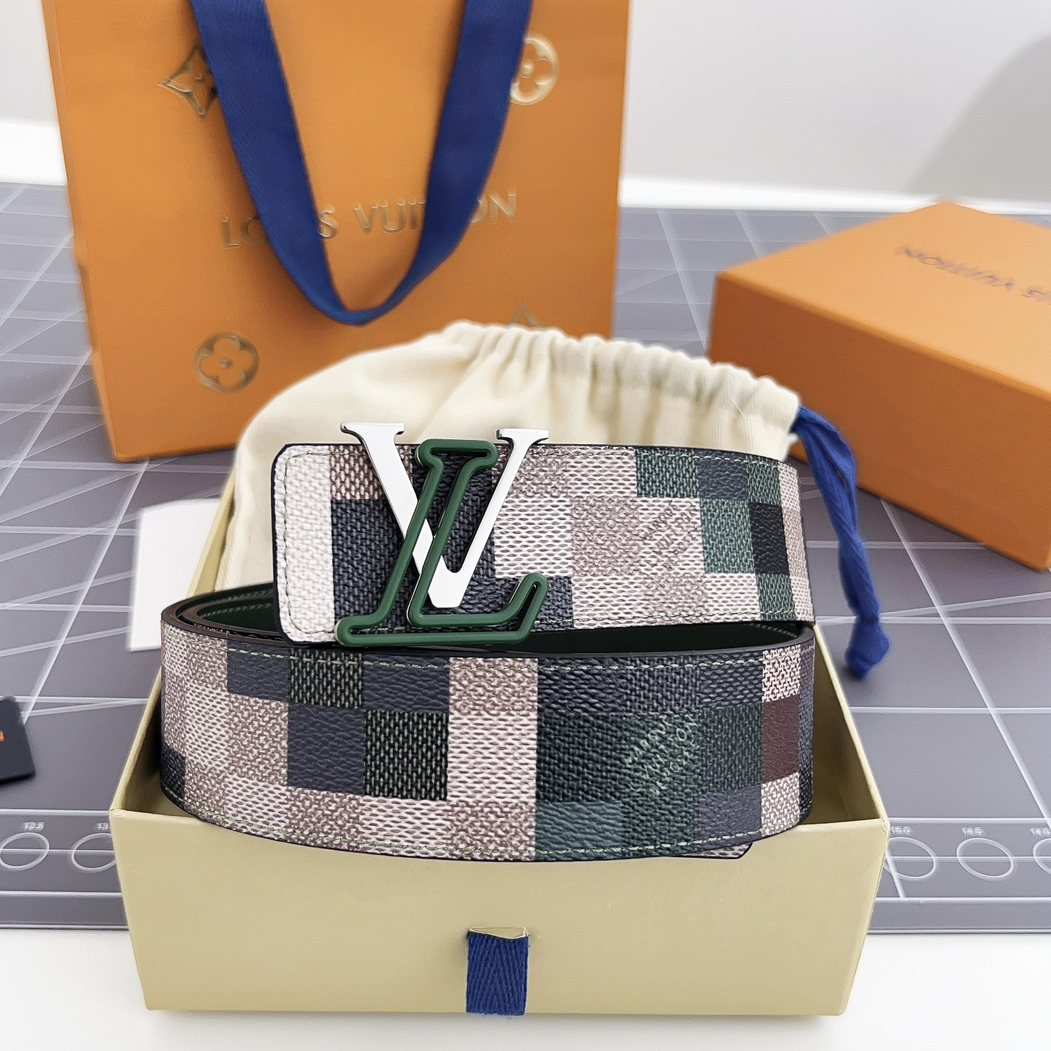 Louis Vuitton Mens Belt Width 4cm