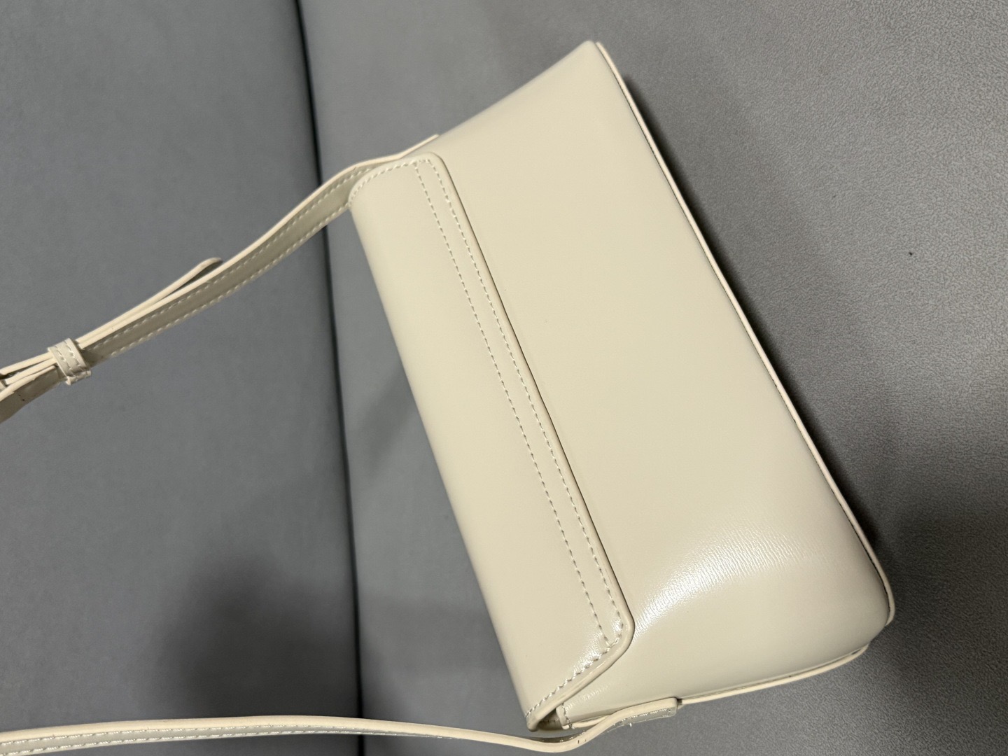 Celine 25ss Lulu Women Shoulder Bags Size 24*11.5*8cm