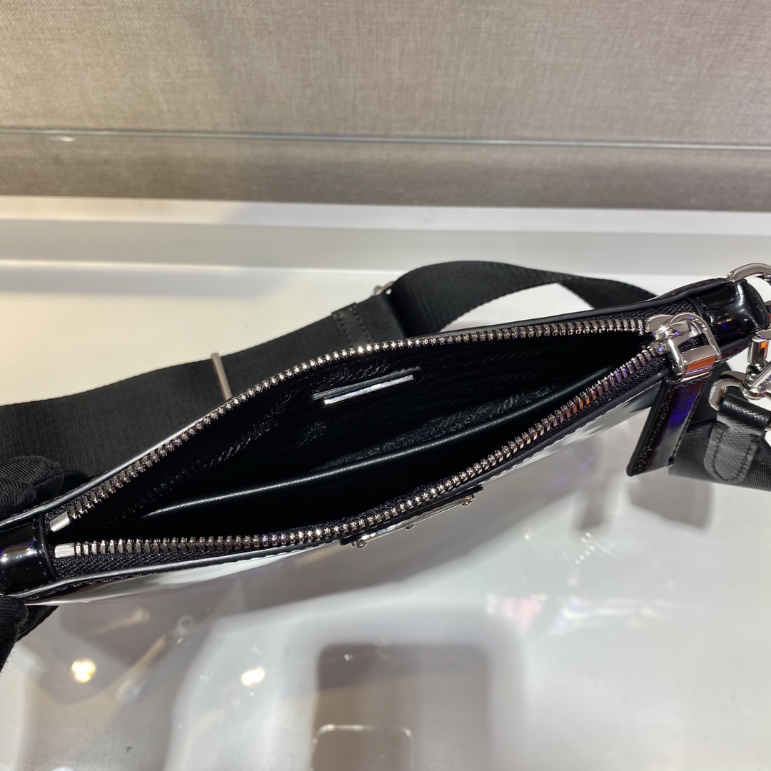 Prada 2VH129 Brushed Leather Mens Shoulder Bags Size 22*14*2.5cm