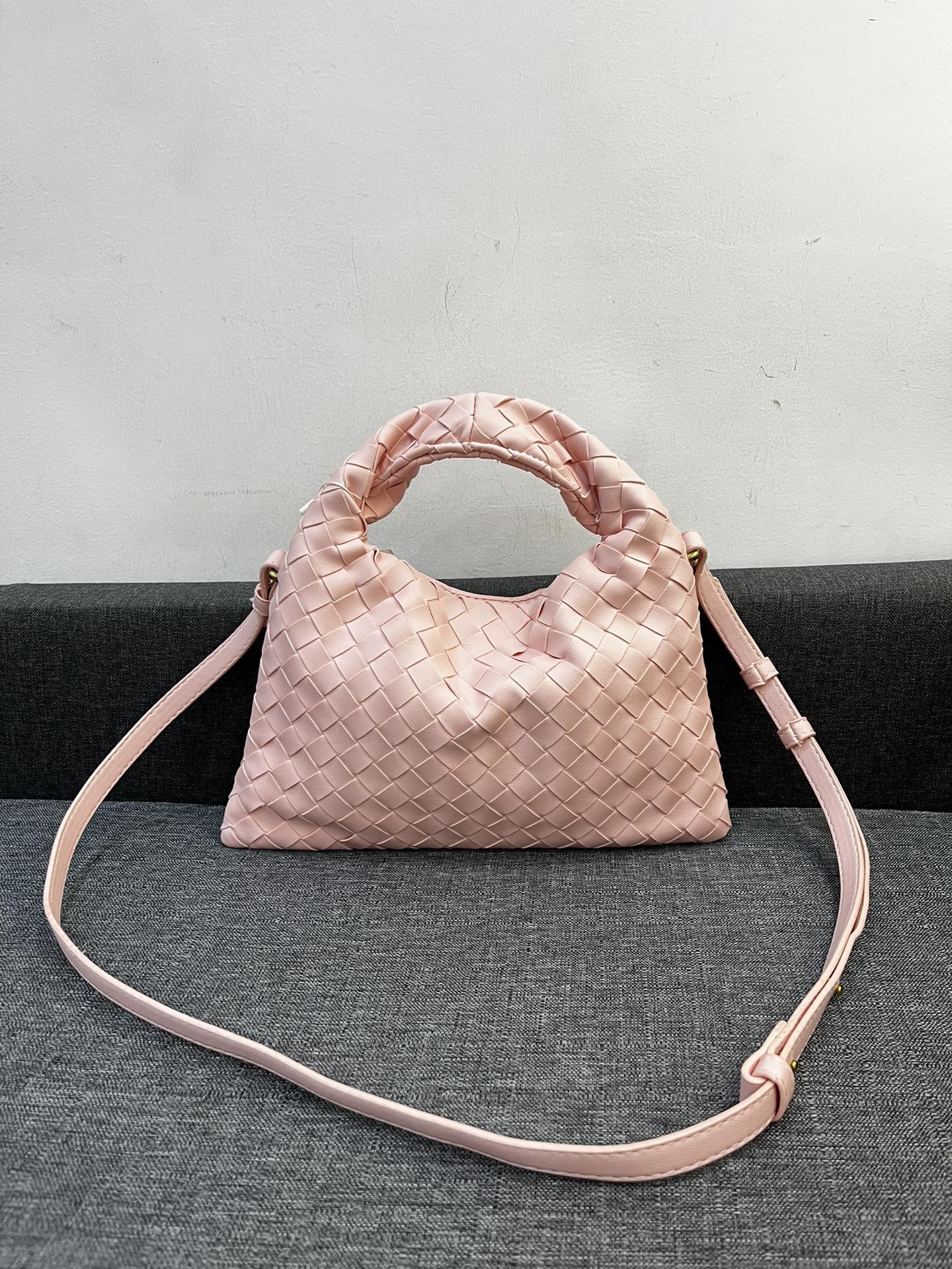 Bottega Veneta HO Women Shoulder Bags 28*17cm
