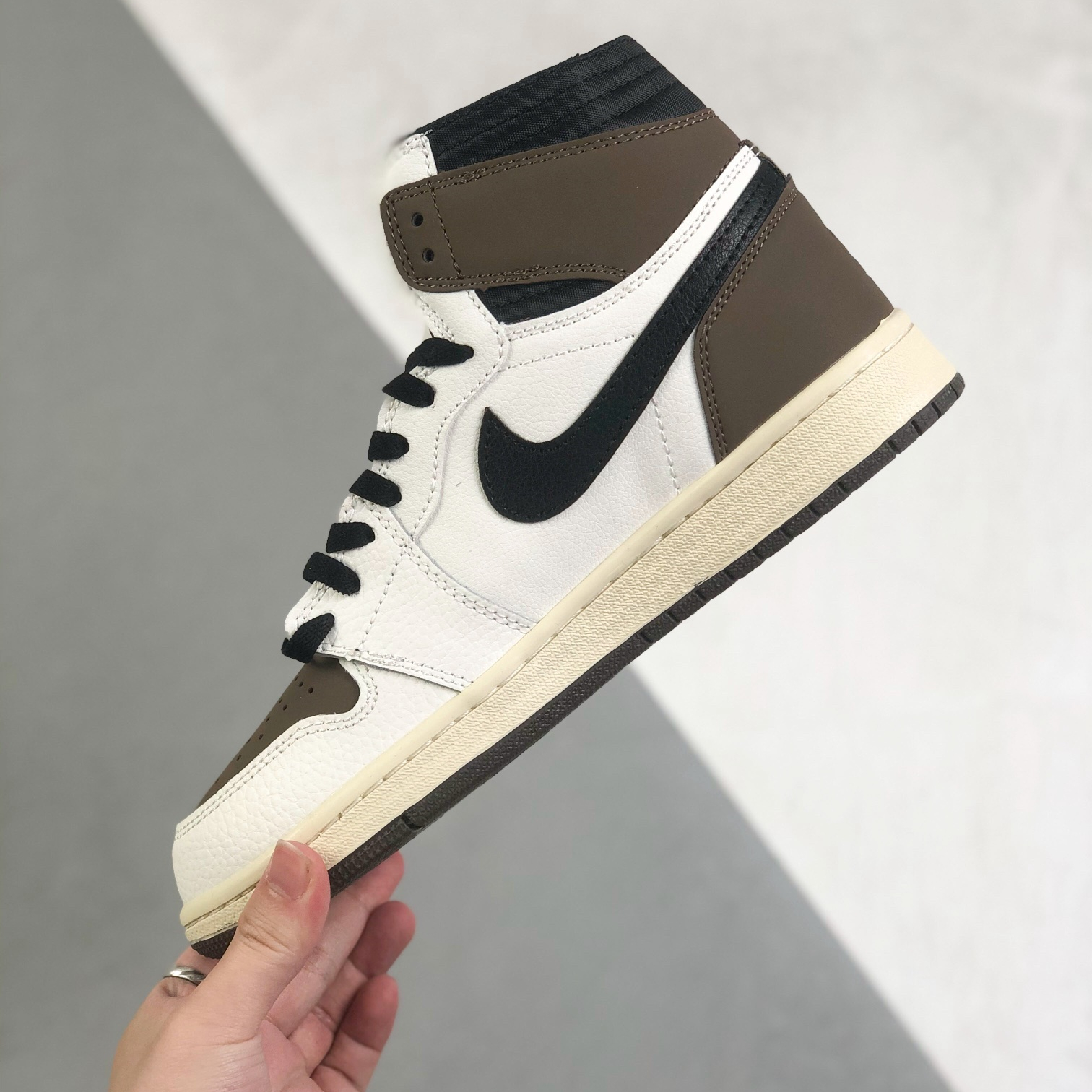 Nike Air Jordan 1 x Travis Scott High Top Sneaker Shoes Gr. 36-46