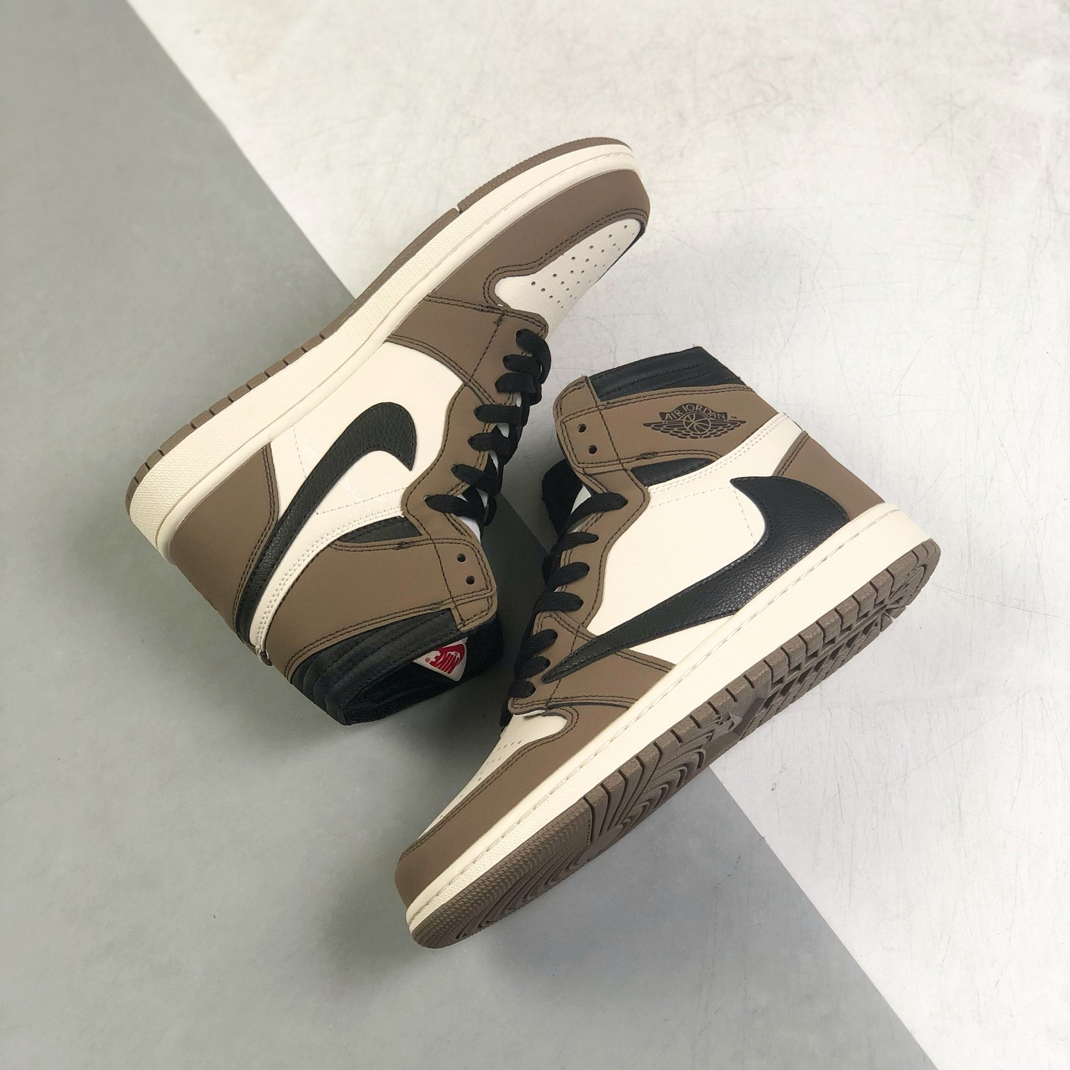 Nike Air Jordan 1 x Travis Scott High Top Sneaker Shoes Gr. 36-46